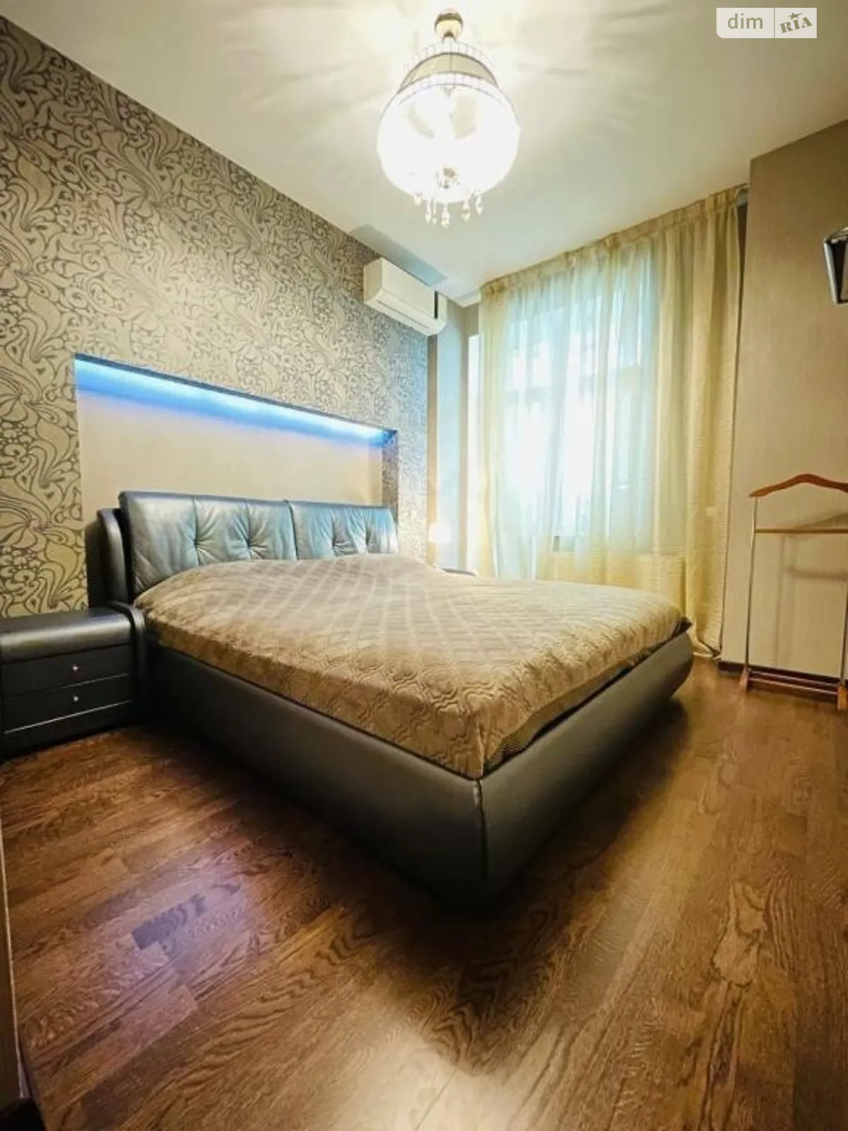 Продается 2-комнатная квартира 75 кв. м в Киеве, ул. Озерная (Соломенский), 15А - фото 1