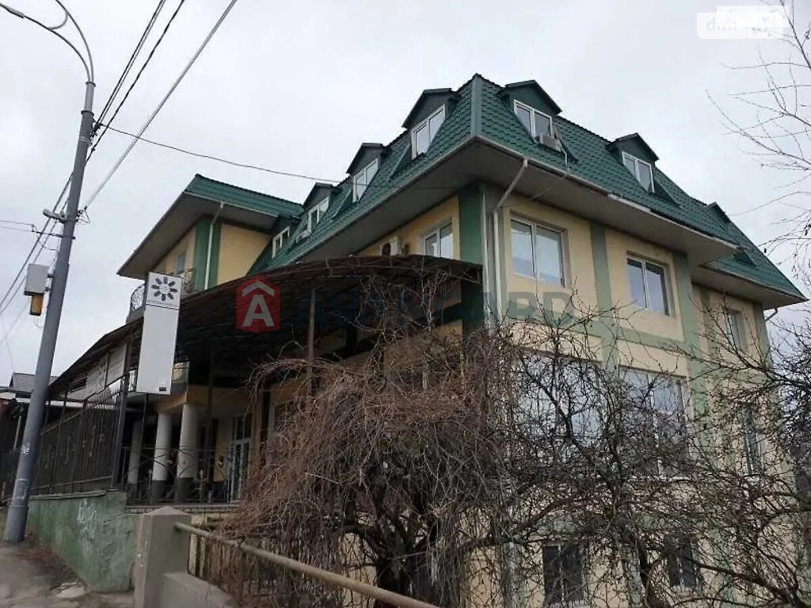 Продається будинок 3 поверховий 1061 кв. м з садом, цена: 650000 $