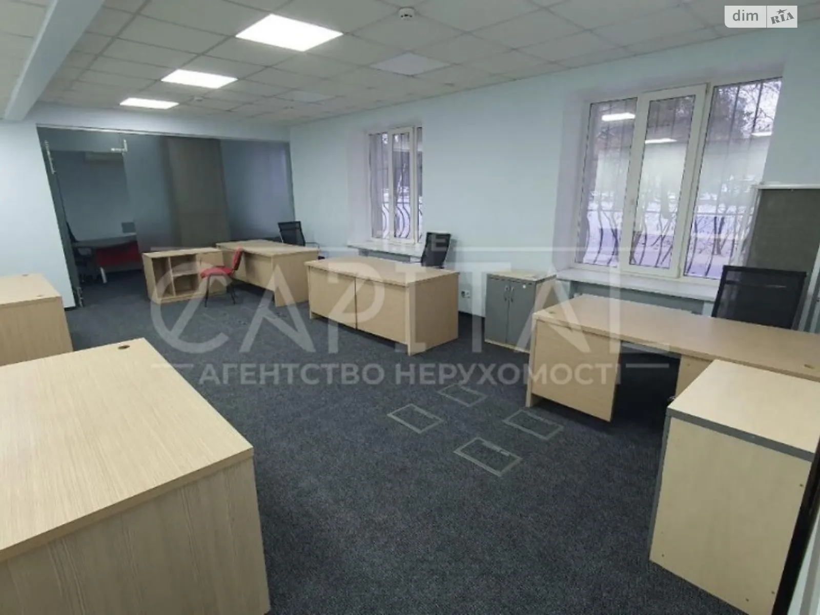 Сдается в аренду офис 450 кв. м в бизнес-центре, цена: 4500 $ - фото 1