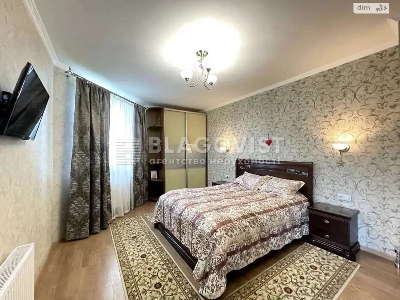 Продается 1-комнатная квартира 88 кв. м в Киеве, ул. Рижская, 73Г - фото 1