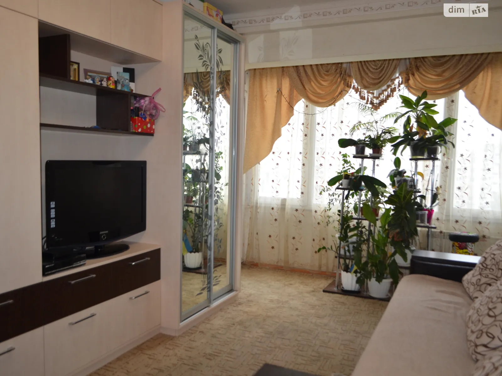 Продается 1-комнатная квартира 32 кв. м в Киеве, ул. Никольско-Слободская, 4Б