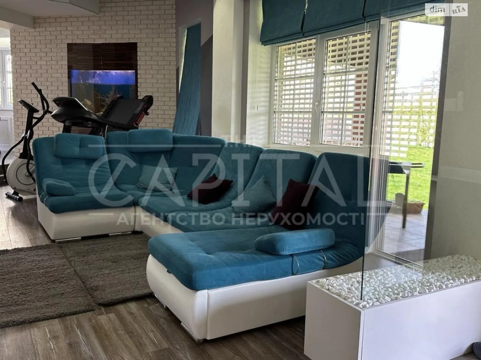 Сдается в аренду дом на 2 этажа 230 кв. м с гаражом, цена: 2300 $