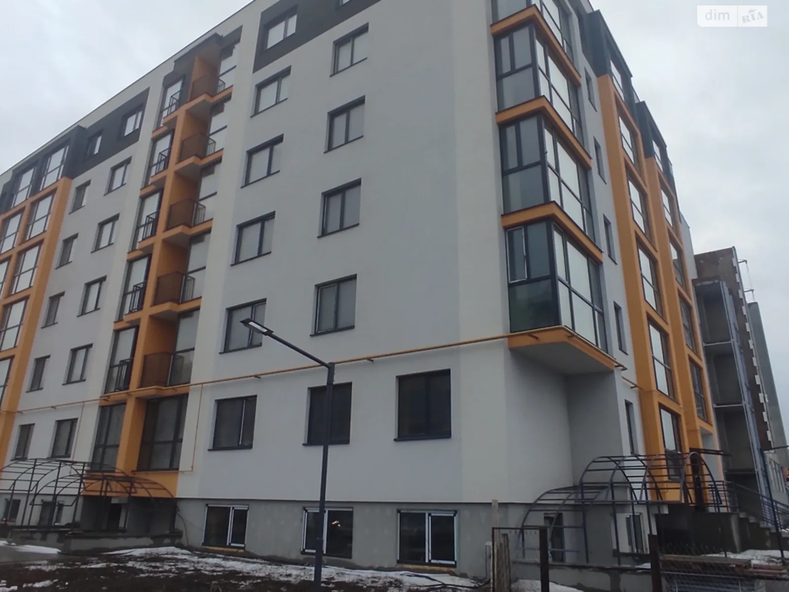 Продається 2-кімнатна квартира 69 кв. м у Березині, вул. Райдужна - фото 1