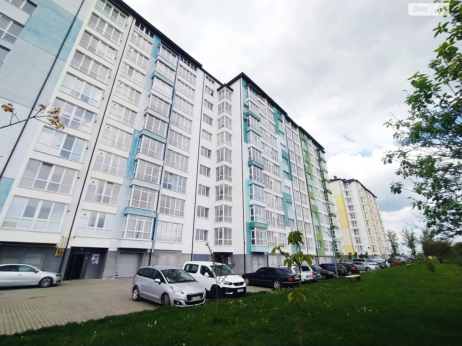 Продается 3-комнатная квартира 88 кв. м в Ивано-Франковске, ул. Демьянов Лаз