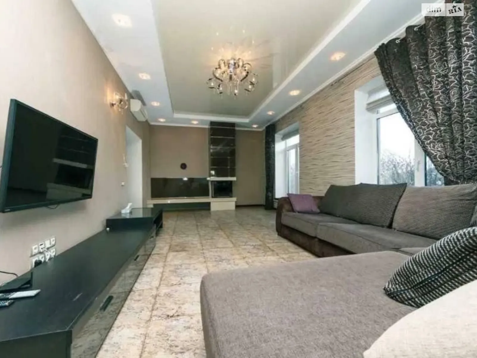 Сдается в аренду дом на 2 этажа 420 кв. м с мебелью, цена: 3000 $
