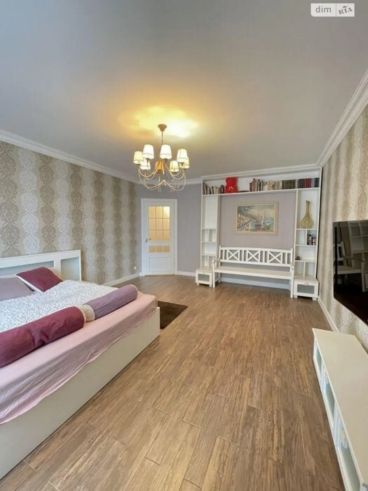 Продается 1-комнатная квартира 57 кв. м в Киеве, ул. Николая Ушакова, 1В - фото 1