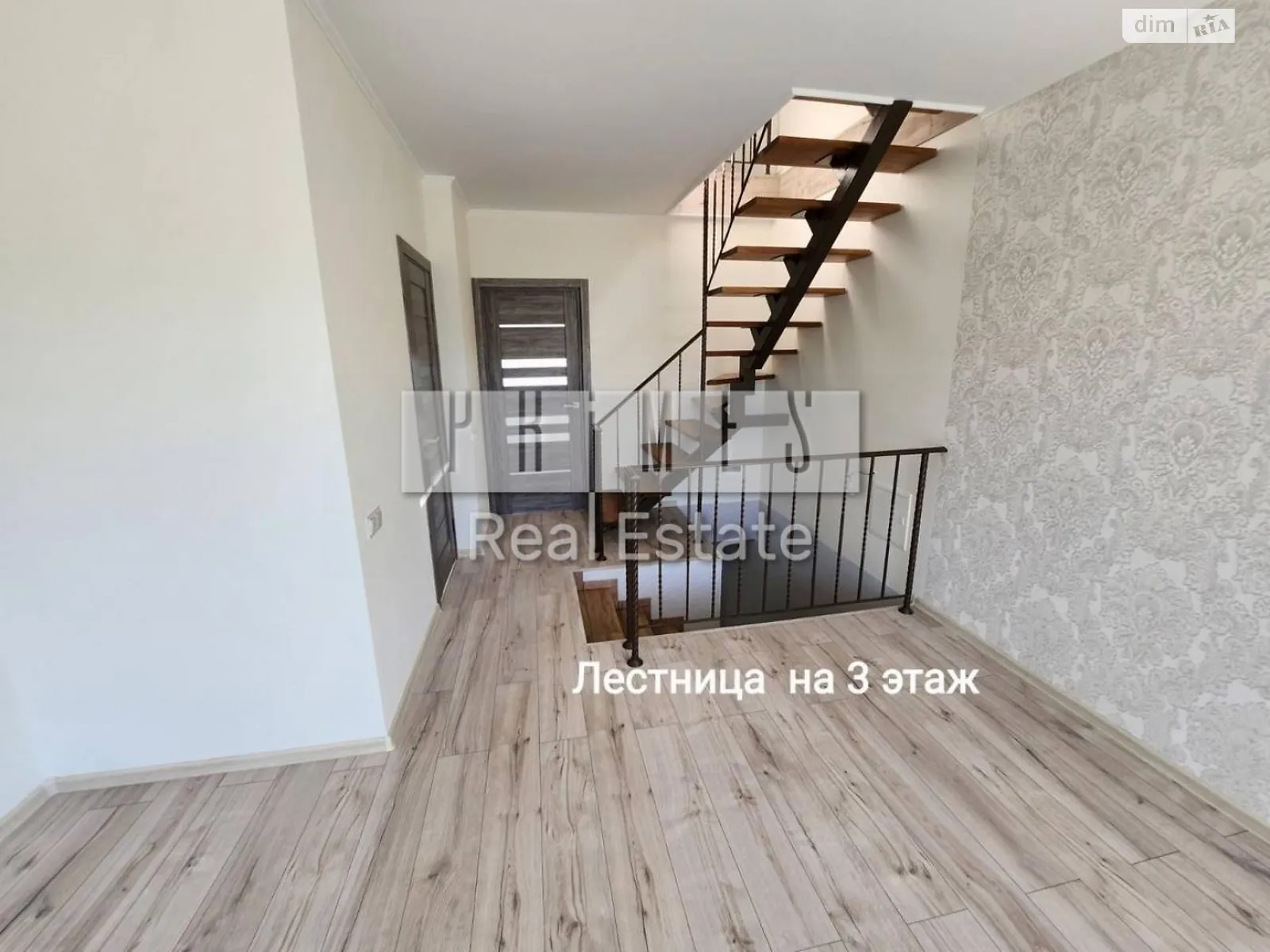 Продается дом на 3 этажа 125 кв. м с балконом - фото 2