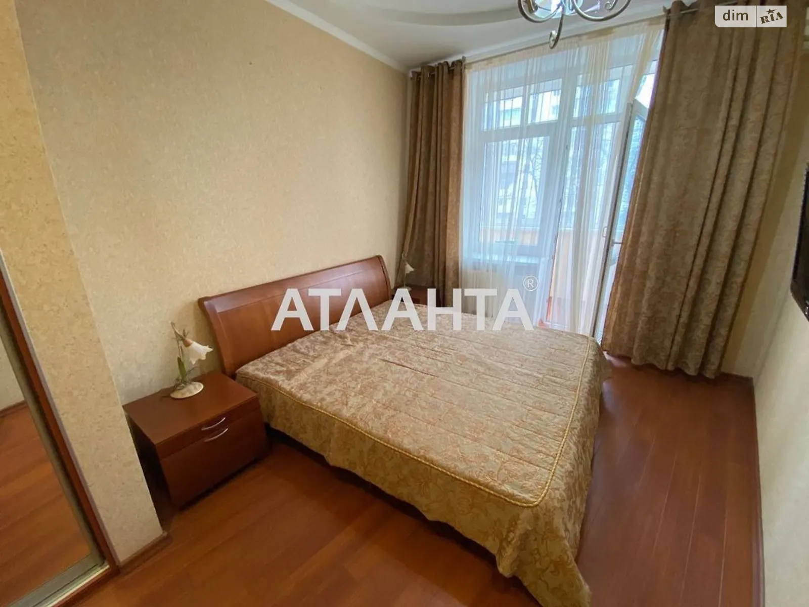 Продается 1-комнатная квартира 60 кв. м в Одессе, Фонтанская дор., 49/1 - фото 1