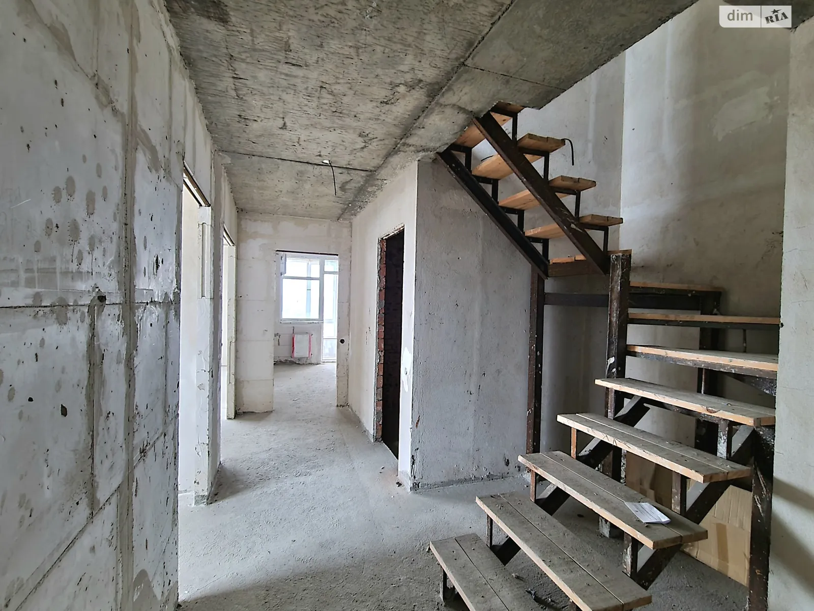 Продається 4-кімнатна квартира 134 кв. м у Хмельницькому, вул. Героїв Національної гвардії України(Будівельників) - фото 1