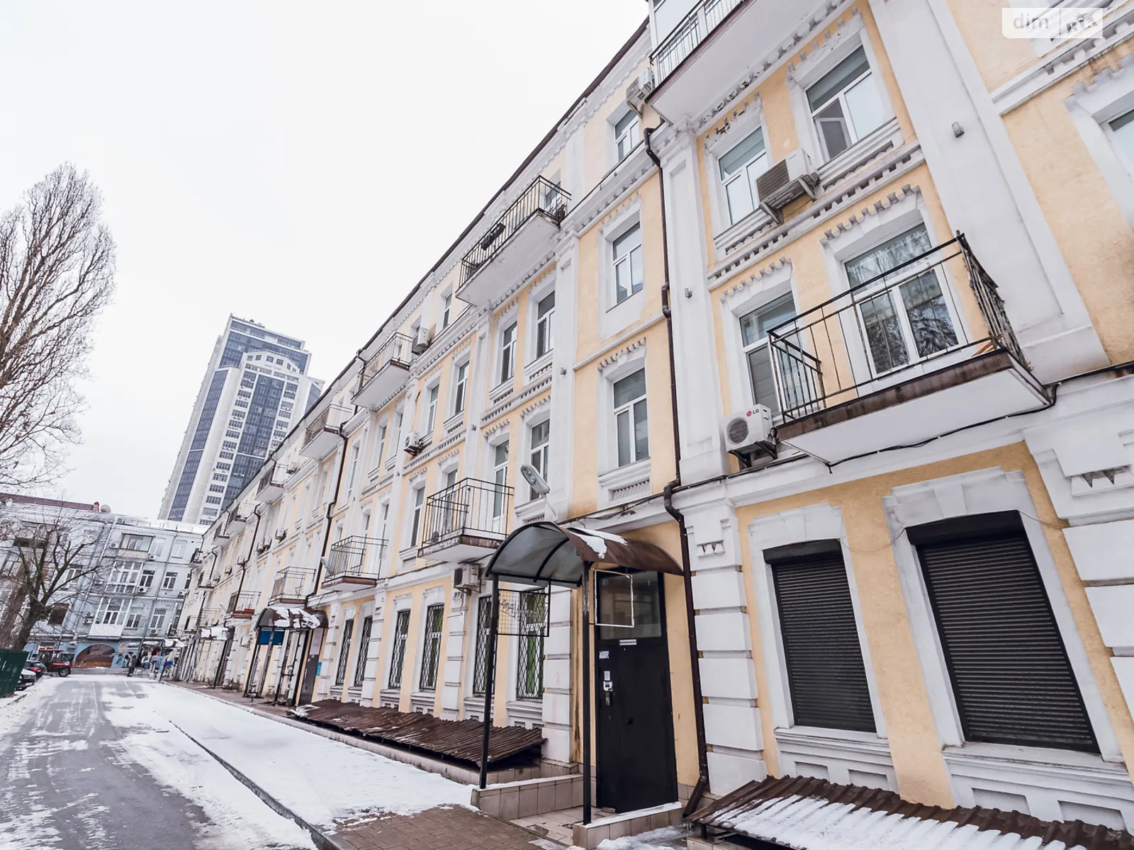 Продается офис 106 кв. м в бизнес-центре, цена: 183000 $ - фото 1