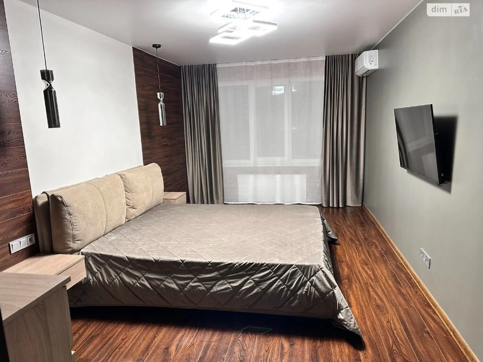 Продается 1-комнатная квартира 42 кв. м в Одессе, ул. Черноморская - фото 1