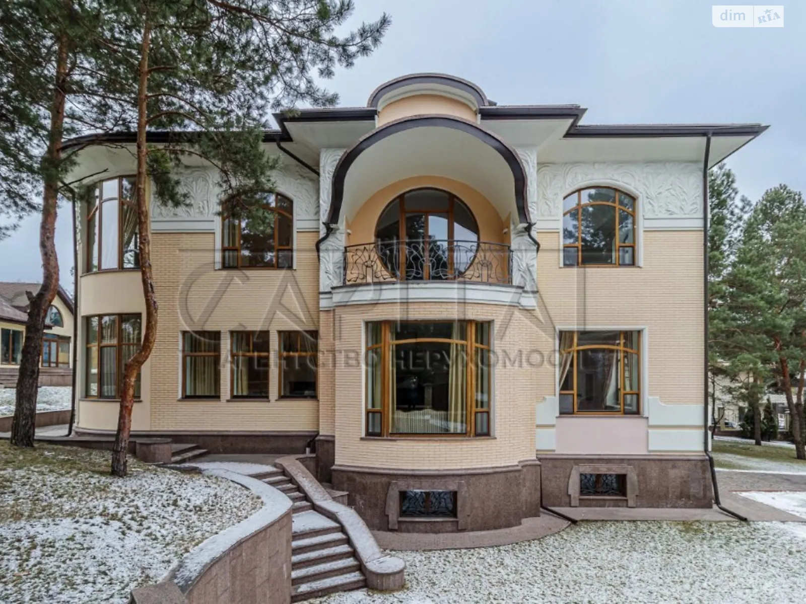 Сдается в аренду дом на 4 этажа 800 кв. м с садом, цена: 4000 $ - фото 1