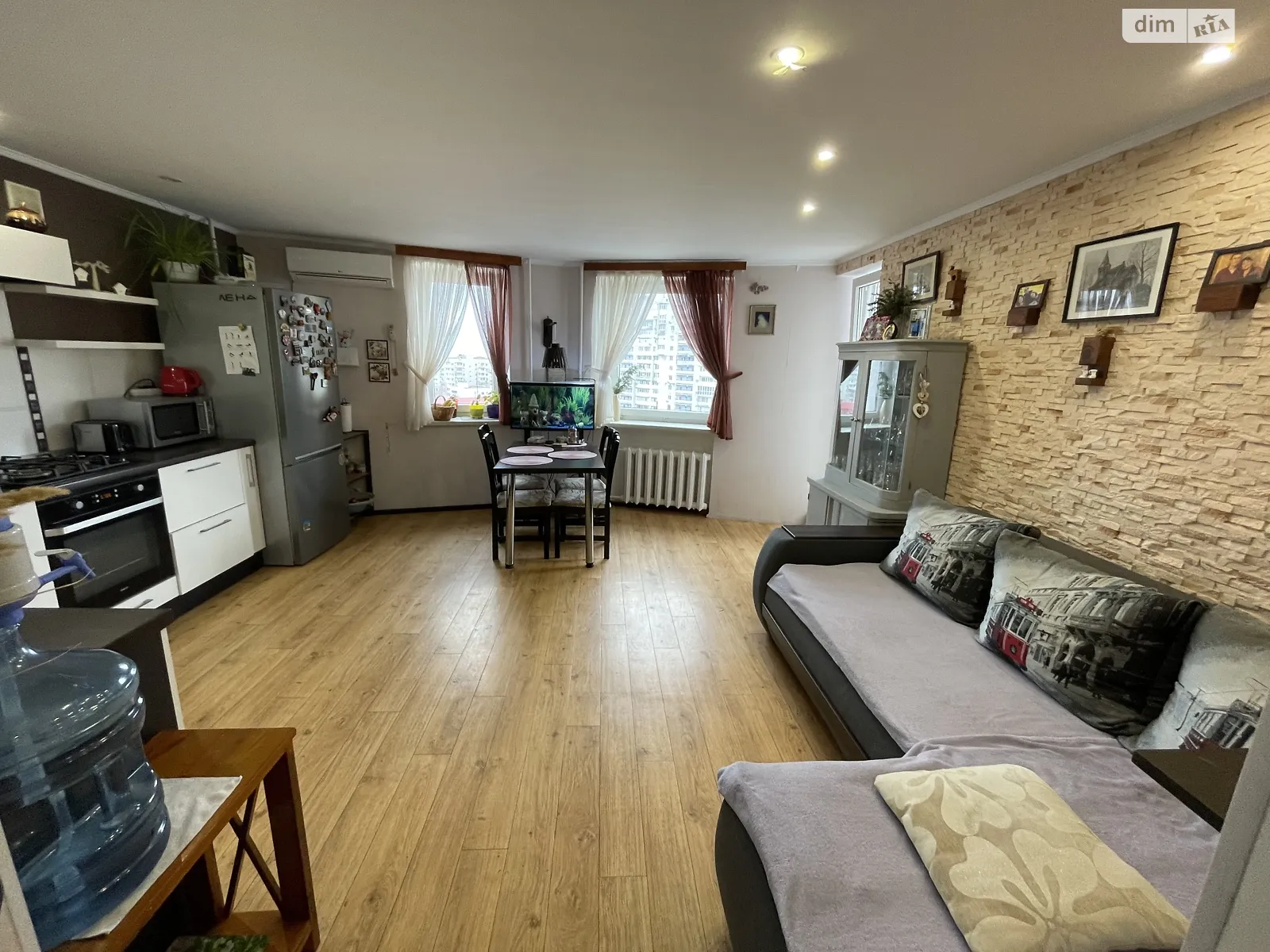 Продается 2-комнатная квартира 92 кв. м в Черноморске, ул. Парусная - фото 1