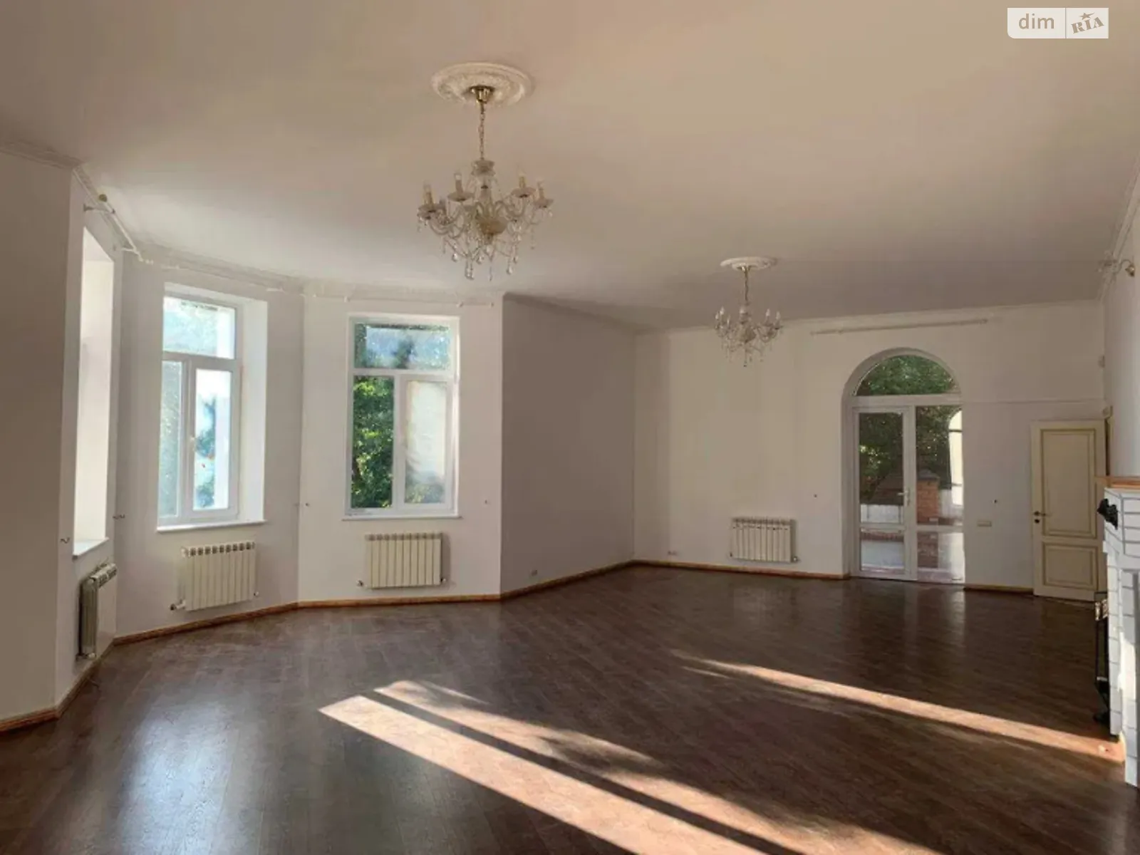 Сдается в аренду дом на 2 этажа 550 кв. м с гаражом, цена: 4500 $ - фото 1