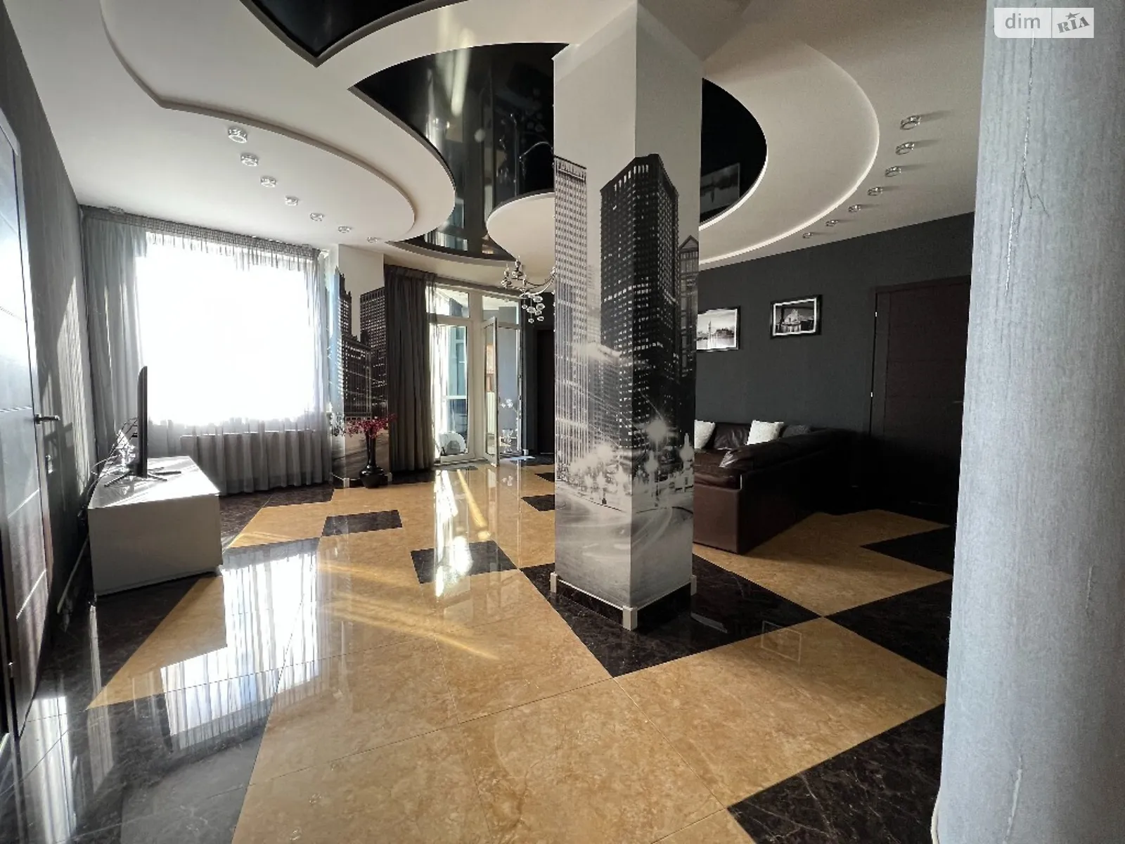 Продается 3-комнатная квартира 150 кв. м в Одессе - фото 1