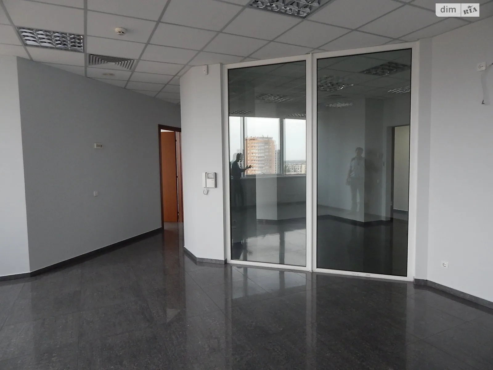 Продается офис 103 кв. м в бизнес-центре - фото 2