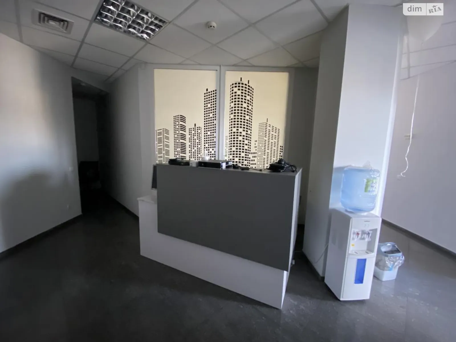 Продается офис 103 кв. м в бизнес-центре, цена: 103000 $ - фото 1