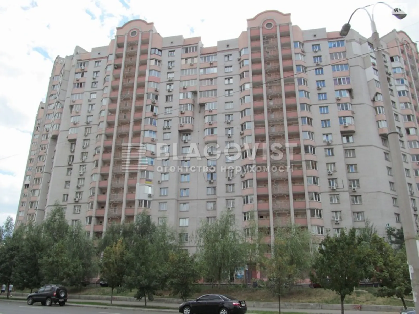 Продается 2-комнатная квартира 65 кв. м в Киеве, ул. Анны Ахматовой, 33 - фото 1