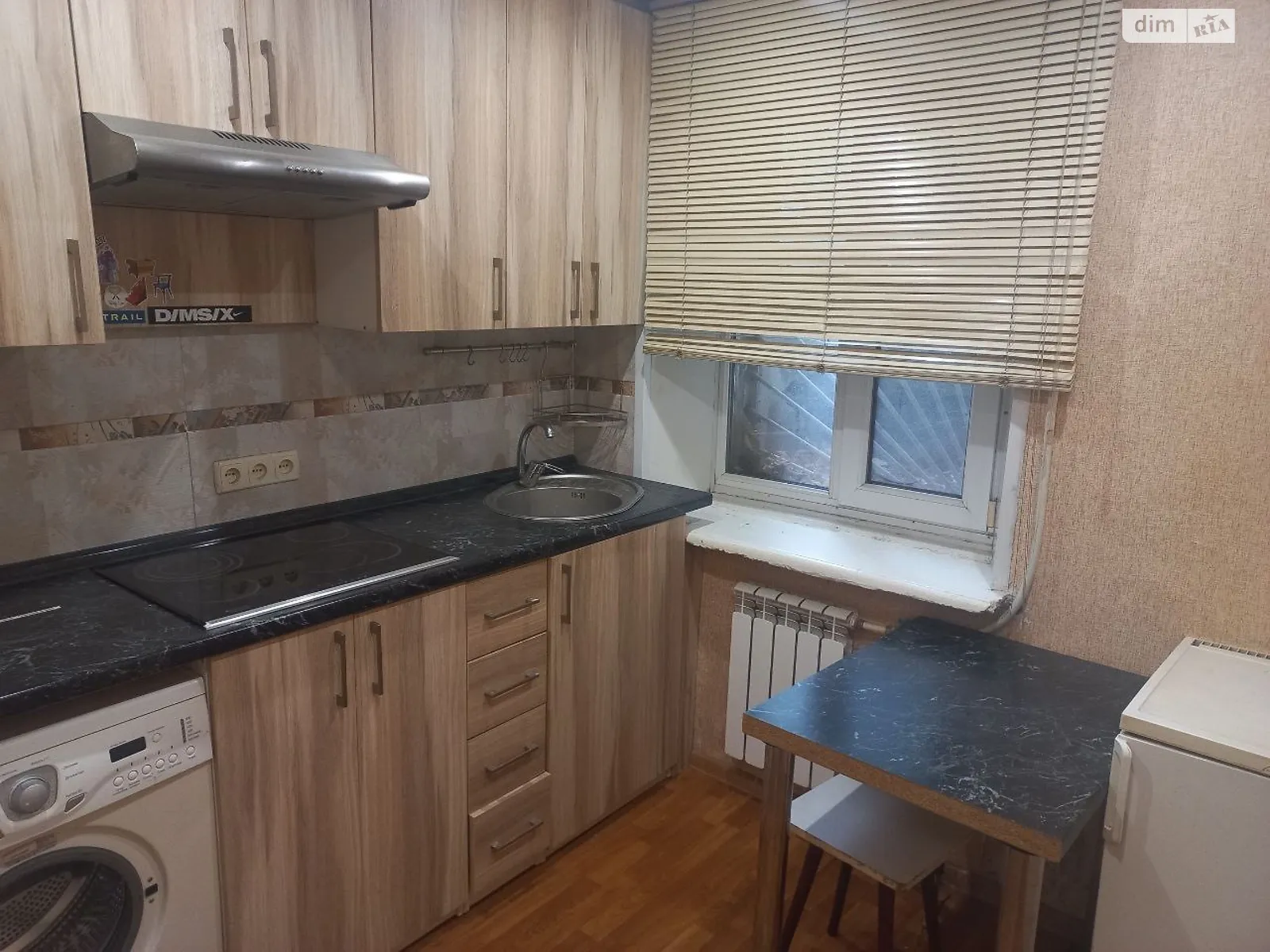 Продается 1-комнатная квартира 28.1 кв. м в Днепре, цена: 23000 $