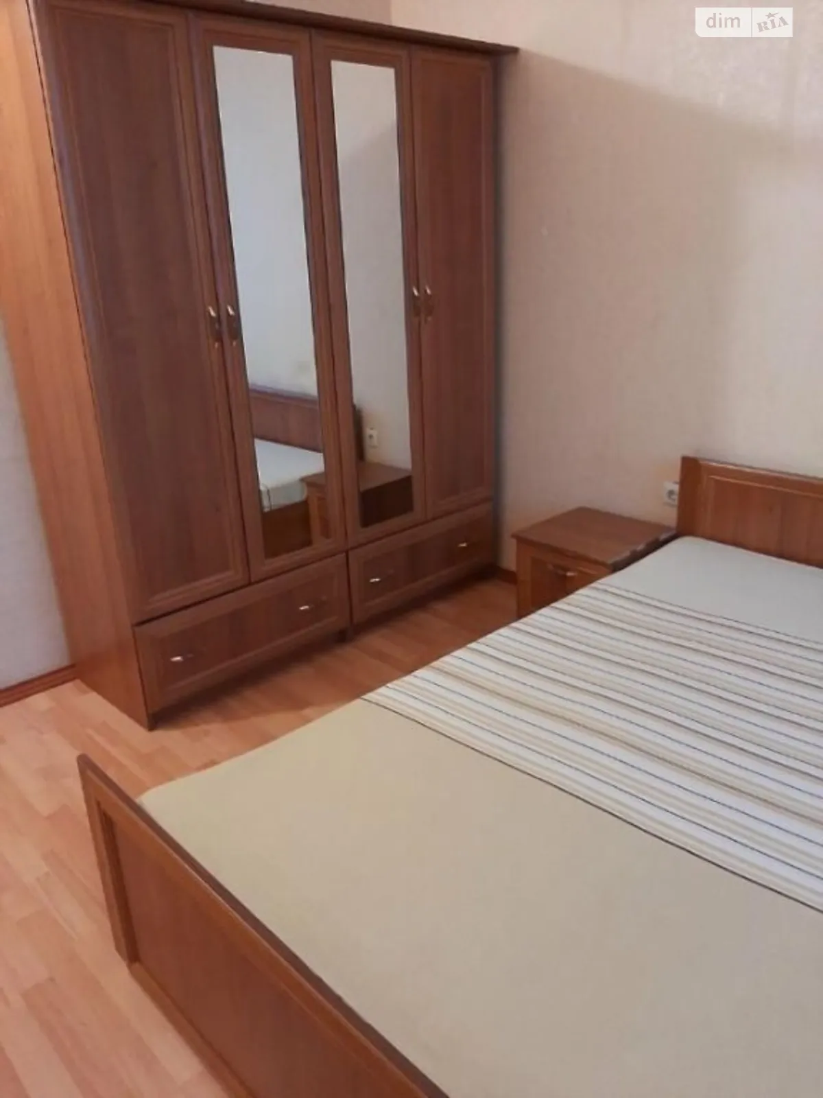 Продается 3-комнатная квартира 88 кв. м в Одессе, ул. Паустовского