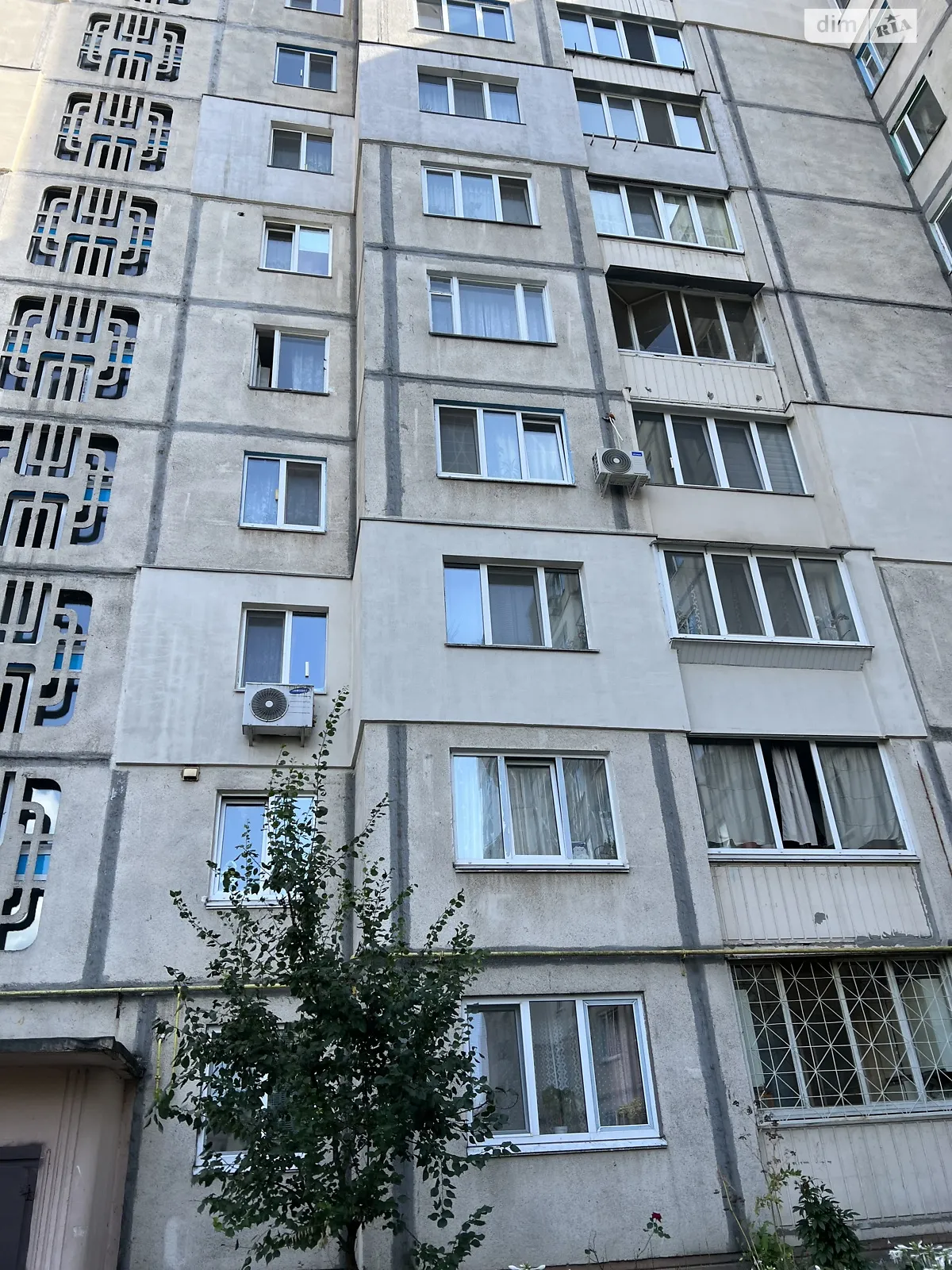 Продается 4-комнатная квартира 81 кв. м в Киеве, ул. Светлицкого, 28 - фото 1