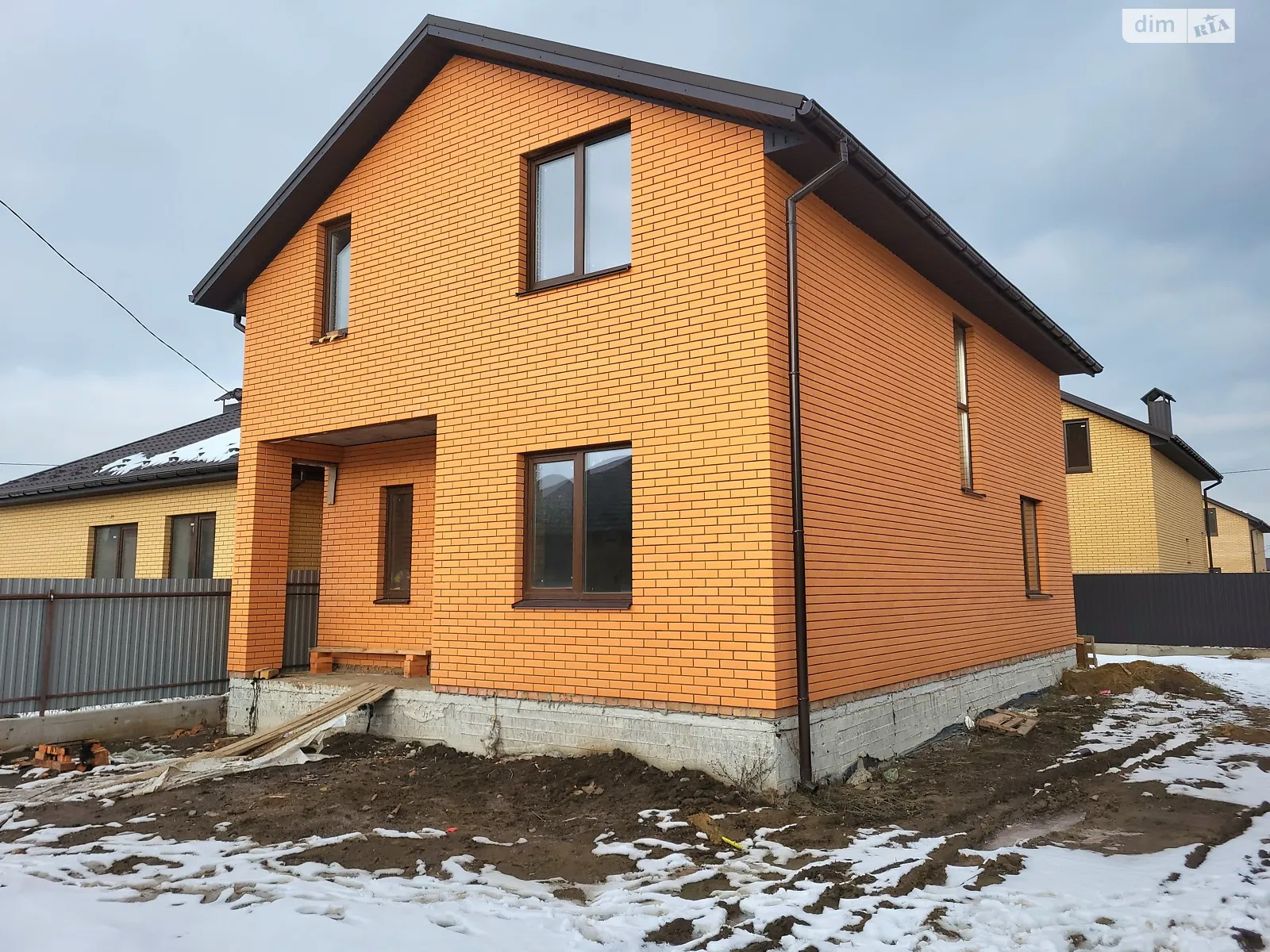 Продается дом на 2 этажа 125 кв. м с камином, цена: 85000 $ - фото 1