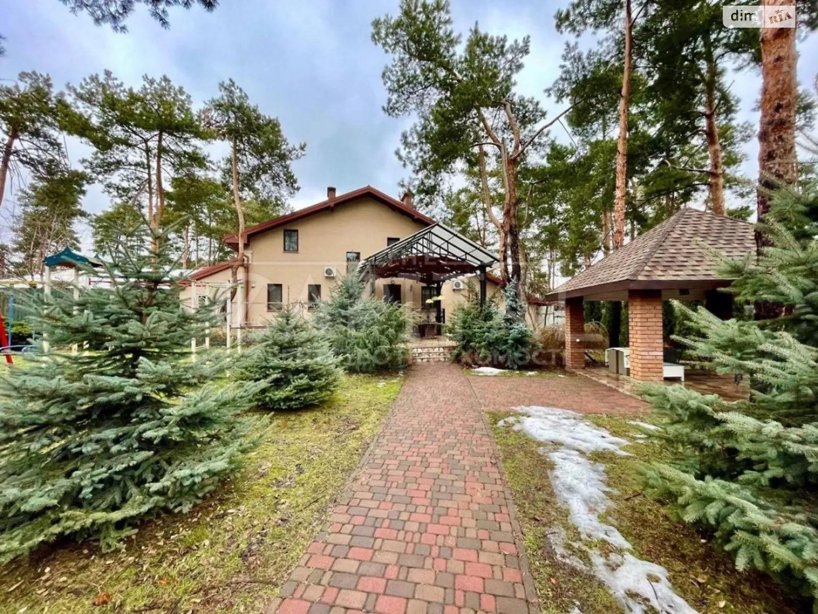 Сдается в аренду дом на 2 этажа 300 кв. м с балконом, цена: 2200 $ - фото 1