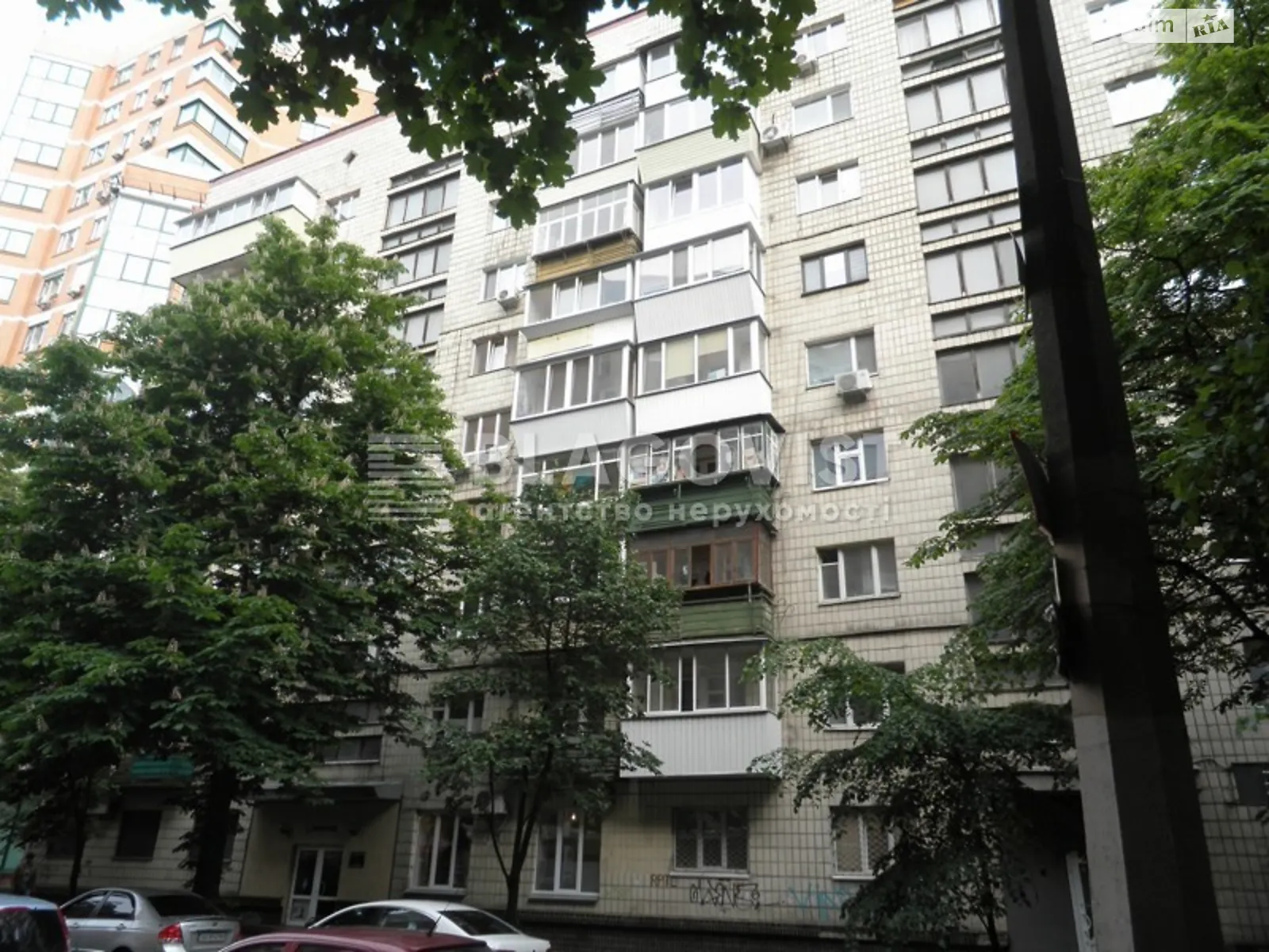 Продается 3-комнатная квартира 80 кв. м в Киеве, ул. Лескова, 3