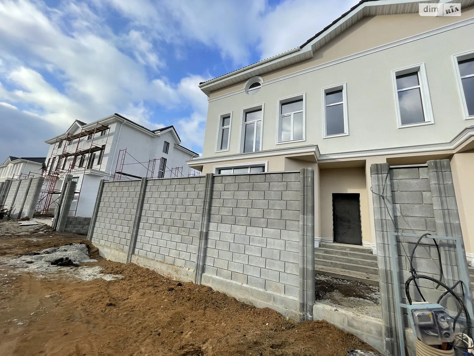 Продається частина будинку 220 кв. м з каміном, цена: 165000 $