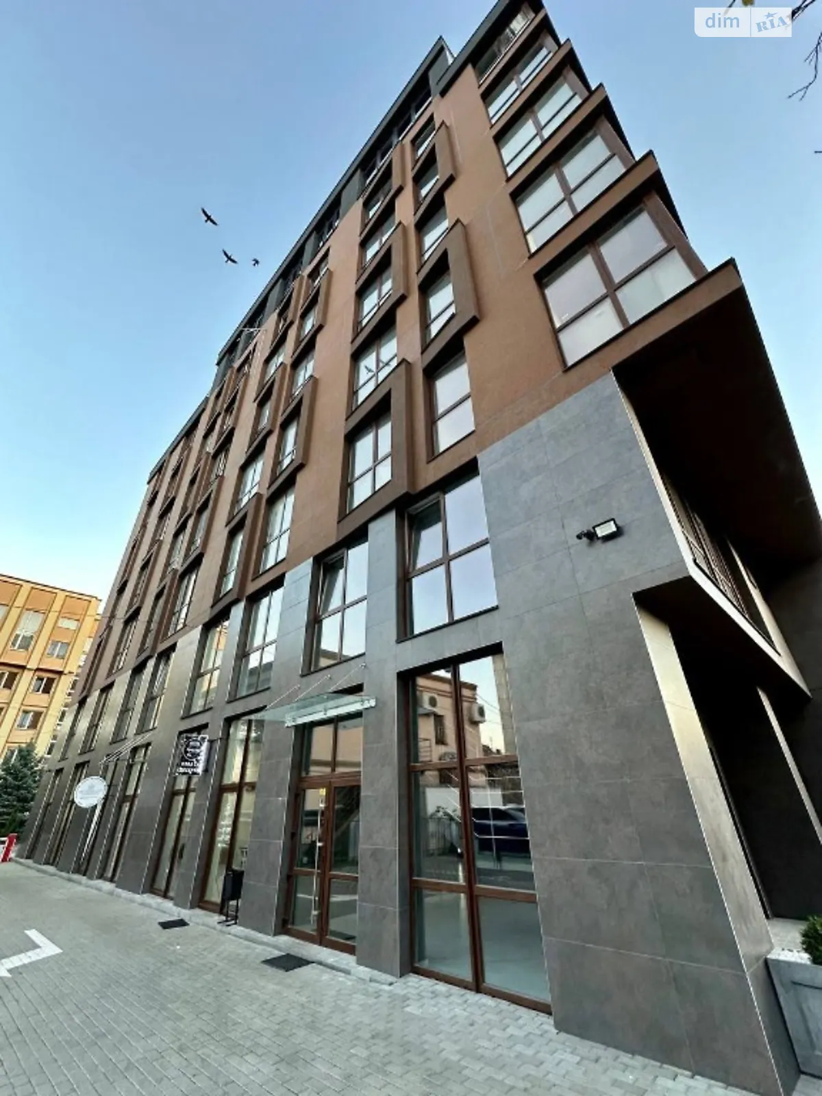 Продается 2-комнатная квартира 60 кв. м в Ровно, ул. 16 июля - фото 1