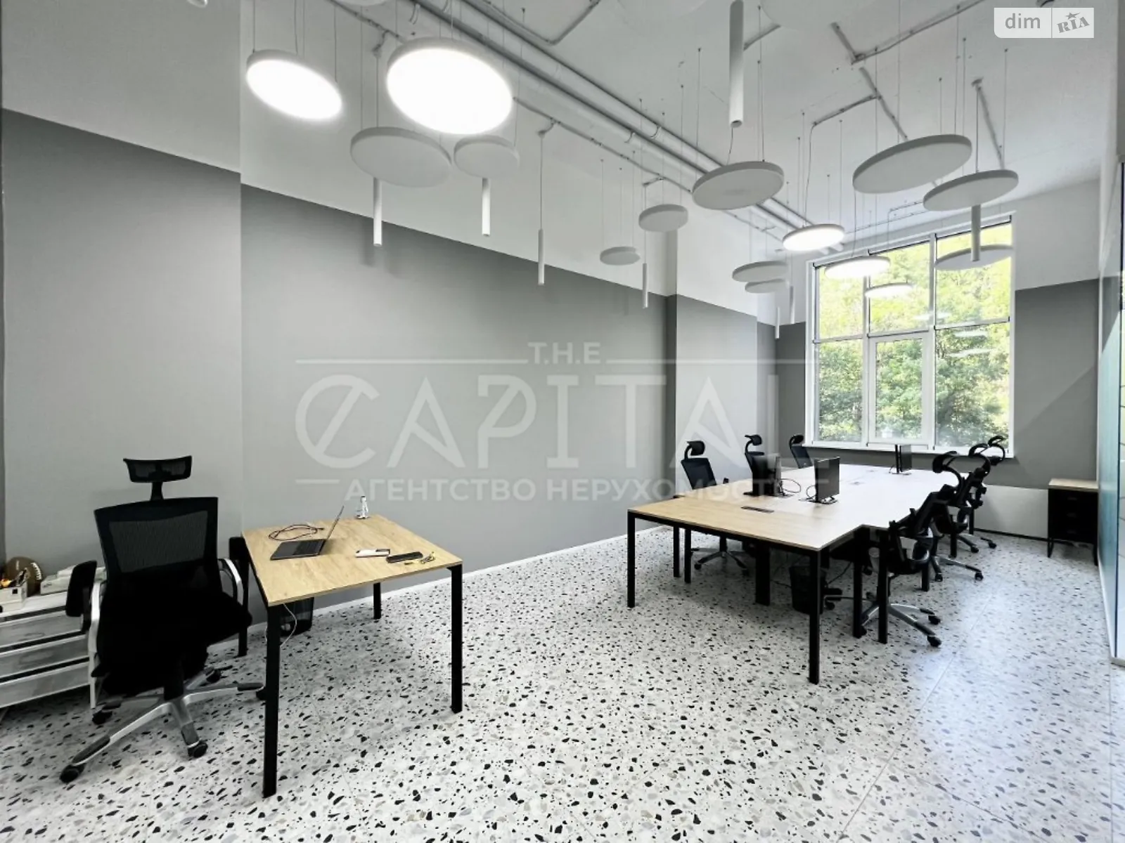Сдается в аренду офис 90 кв. м в бизнес-центре, цена: 1800 $ - фото 1