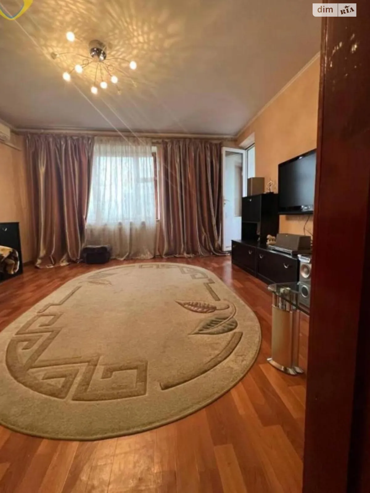 Продається 2-кімнатна квартира 50.3 кв. м у Одесі, вул. Косвена