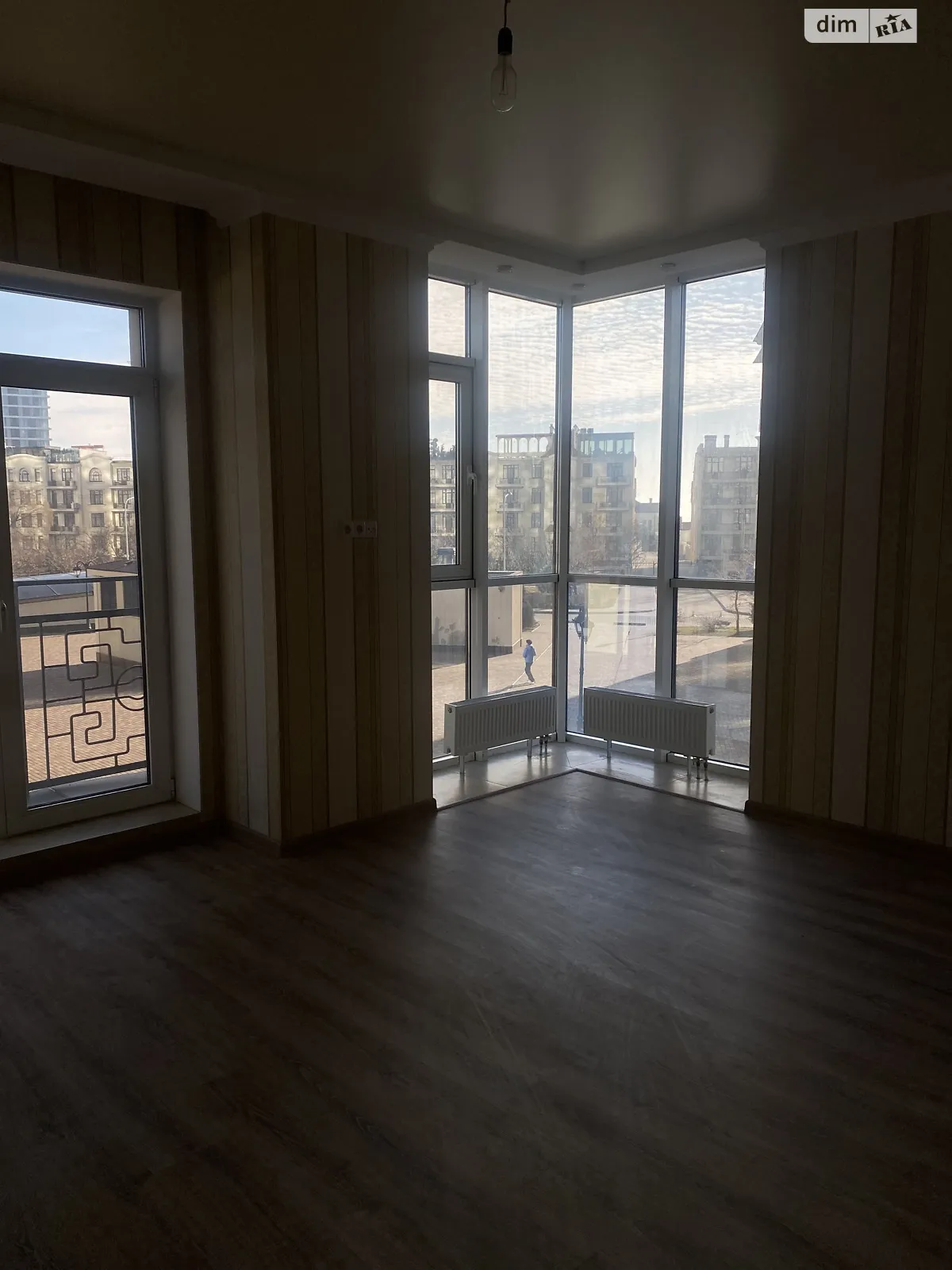 Продается 2-комнатная квартира 72 кв. м в Одессе, цена: 105000 $