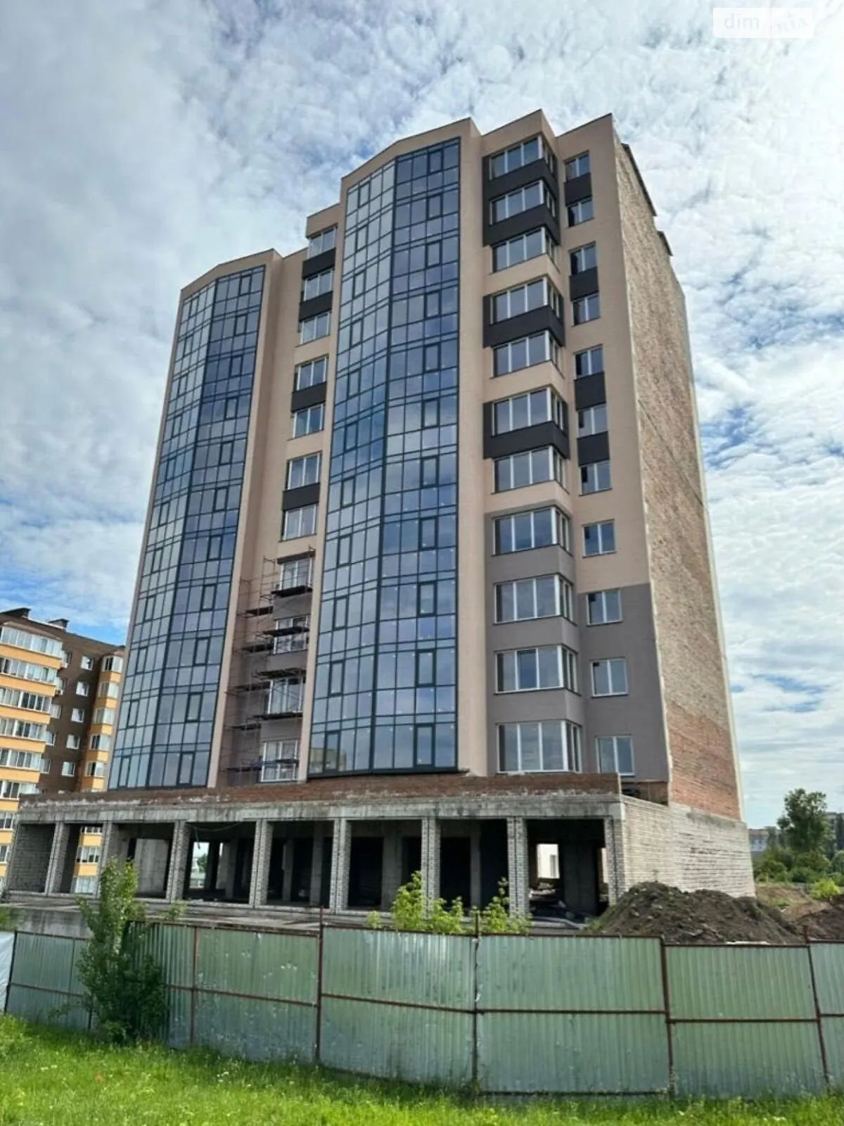 Продается 2-комнатная квартира 80 кв. м в Ровно - фото 3