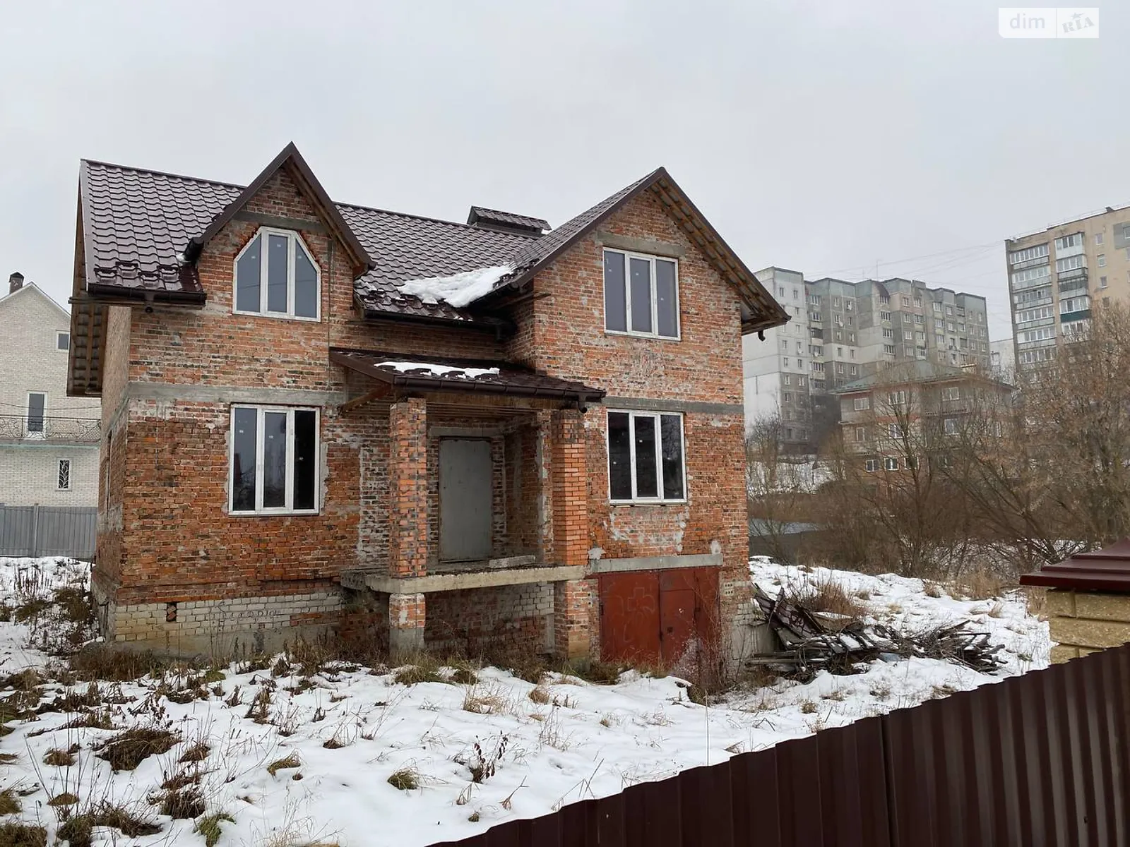 Продается дом на 2 этажа 190 кв. м с верандой, цена: 128000 $ - фото 1