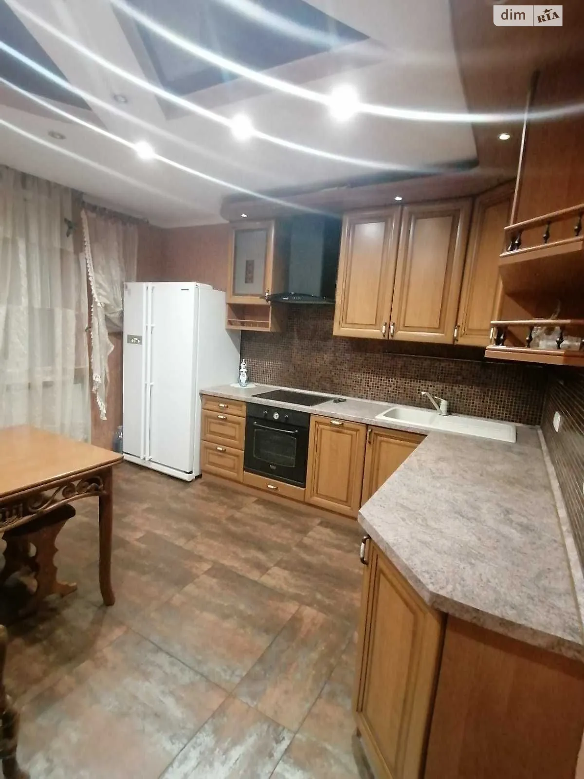 Продается 3-комнатная квартира 118.6 кв. м в Днепре, ул. Дмитрия Кедрина