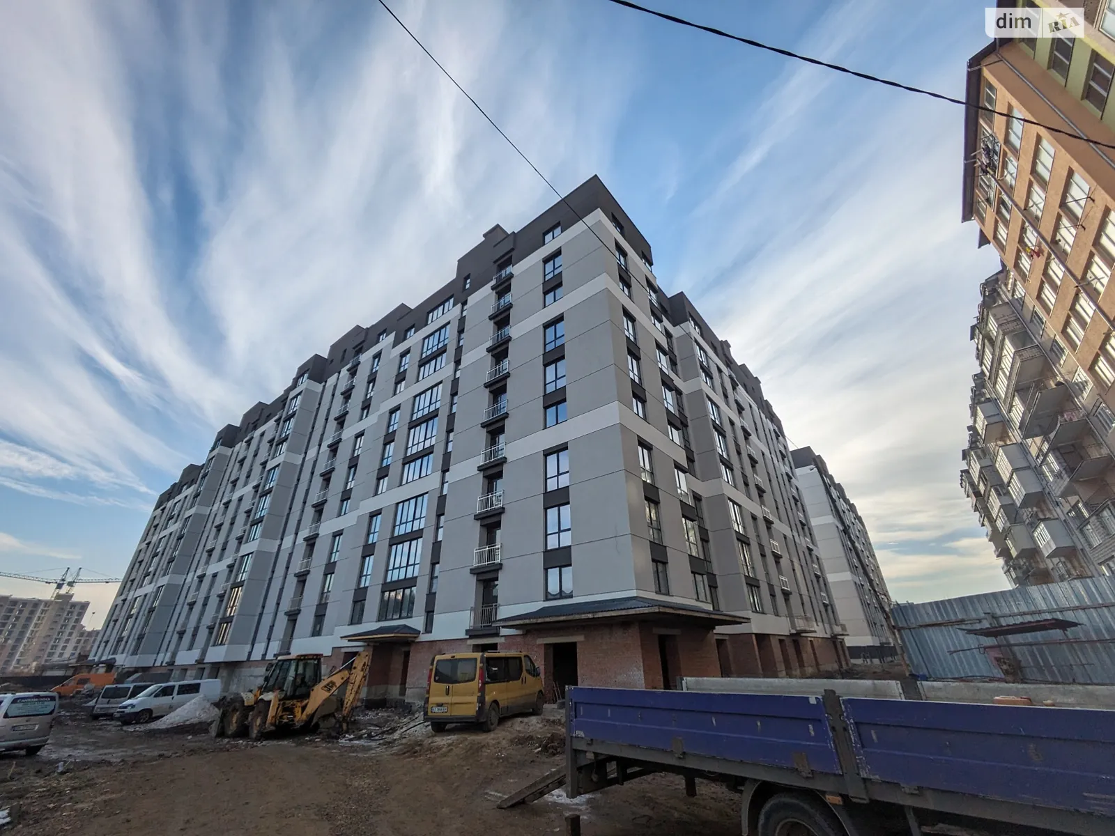 Продается 2-комнатная квартира 67.7 кв. м в Ивано-Франковске, цена: 48300 $