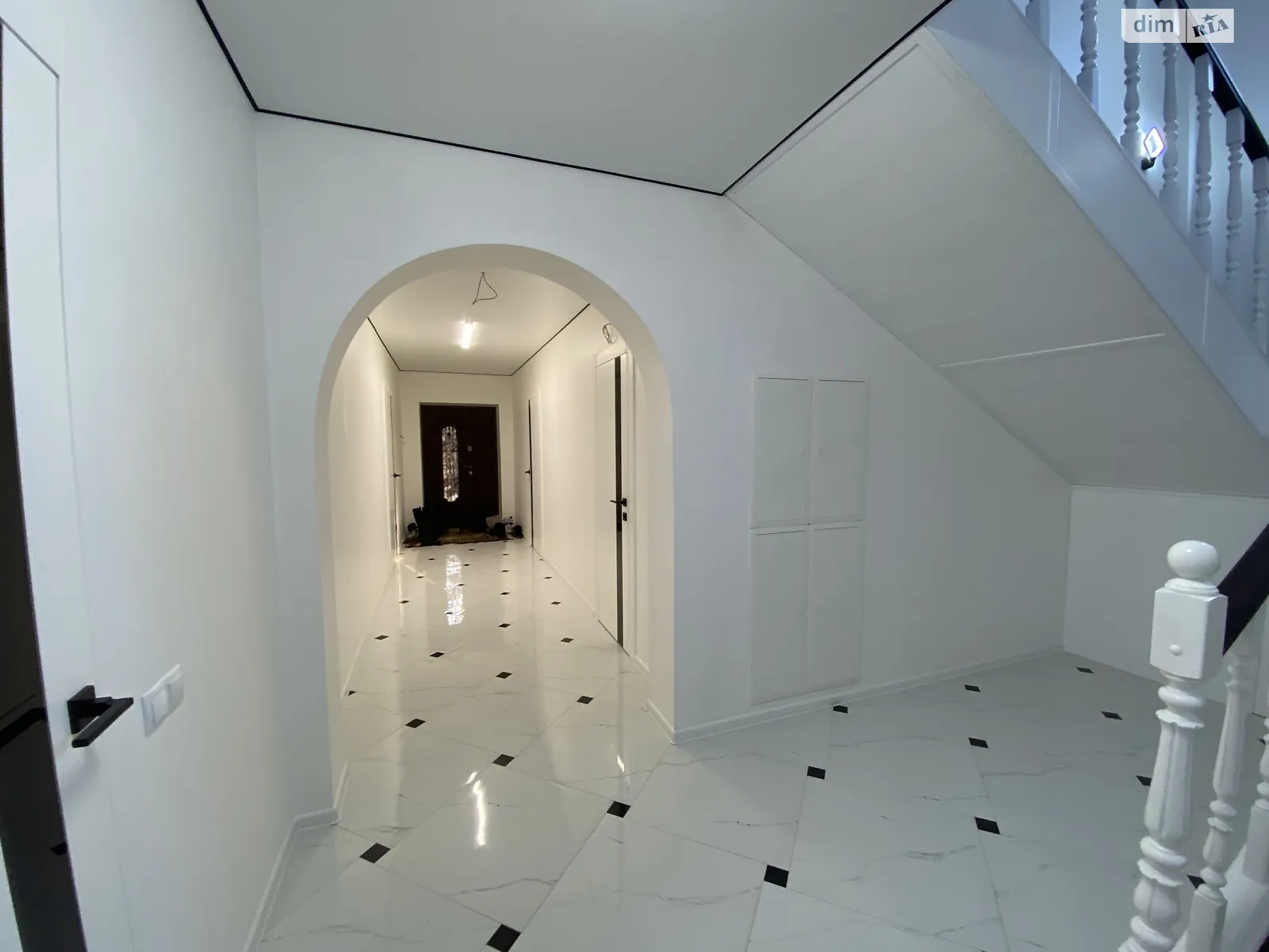 Продается дом на 2 этажа 180 кв. м с мансардой, цена: 280000 $
