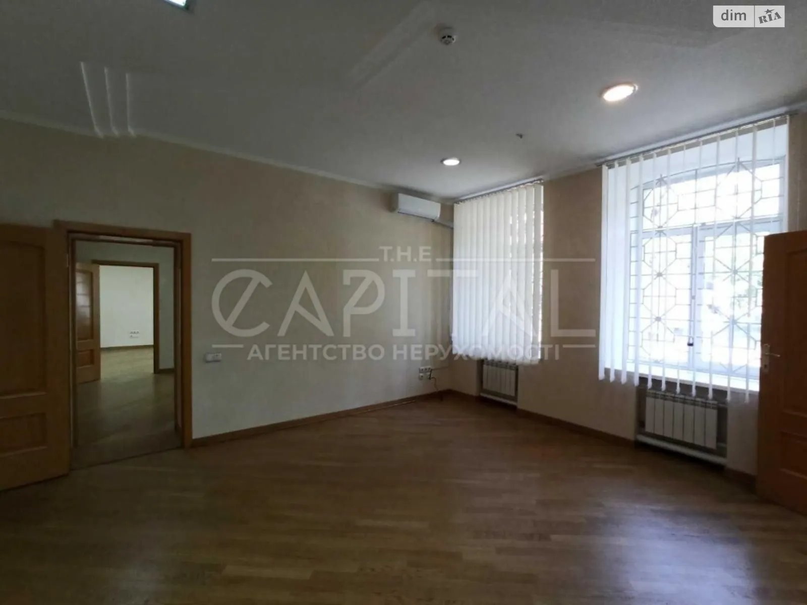 Сдается в аренду офис 83 кв. м в бизнес-центре, цена: 1350 $ - фото 1