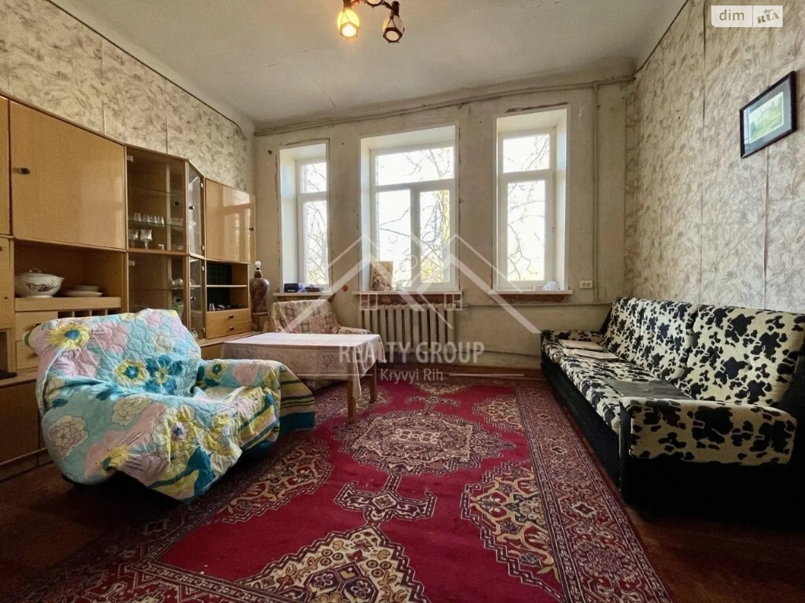 Продается 2-комнатная квартира 60 кв. м в Кривом Роге, ул. Вадима Гурова(Постышева), 46