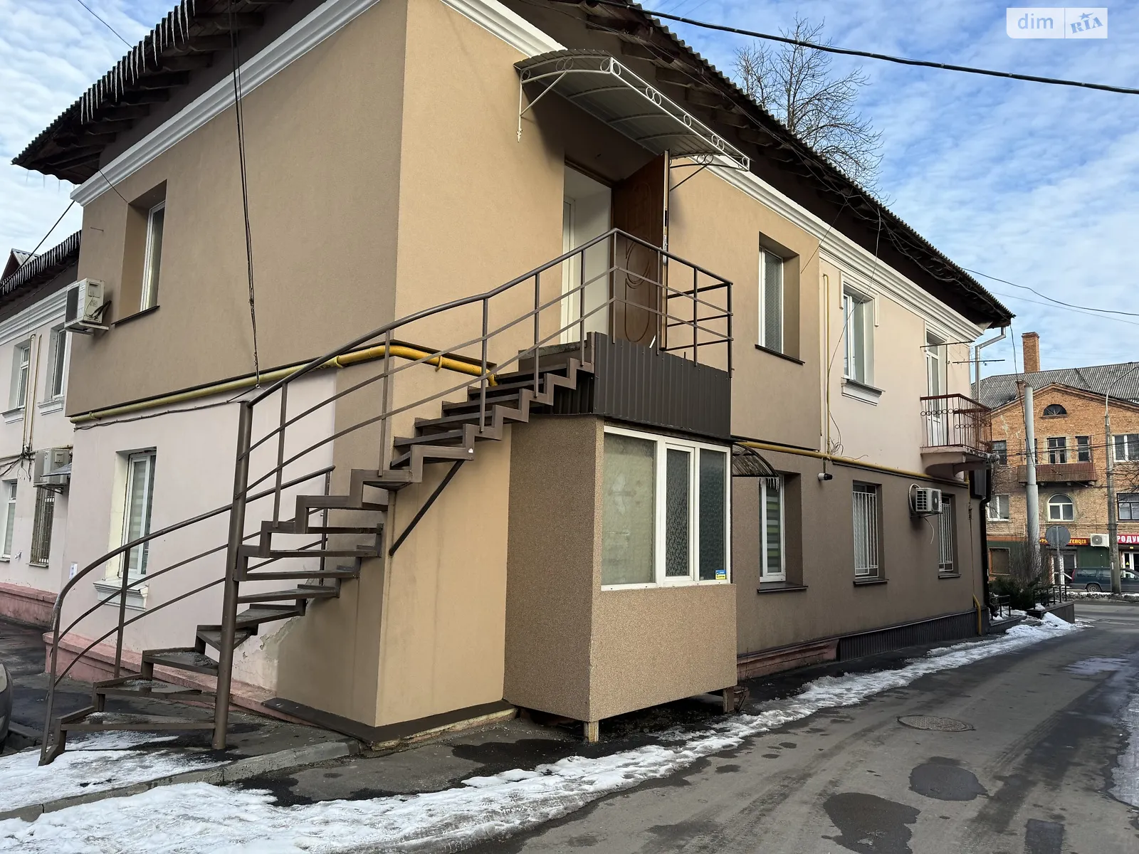 Продается офис 42 кв. м в бизнес-центре, цена: 37000 $