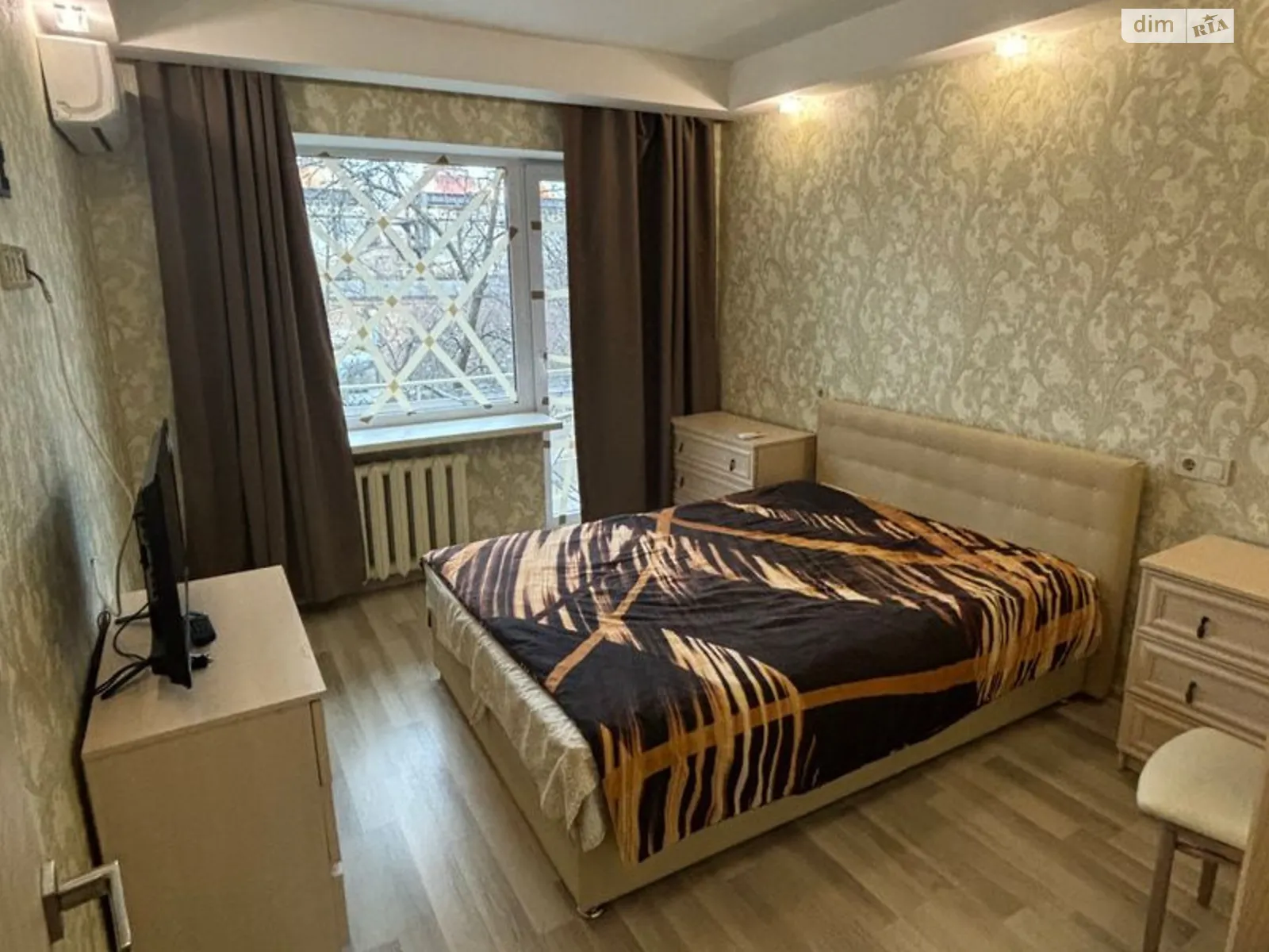 Продается 2-комнатная квартира 45 кв. м в Киеве, ул. Салютная, 25А - фото 1