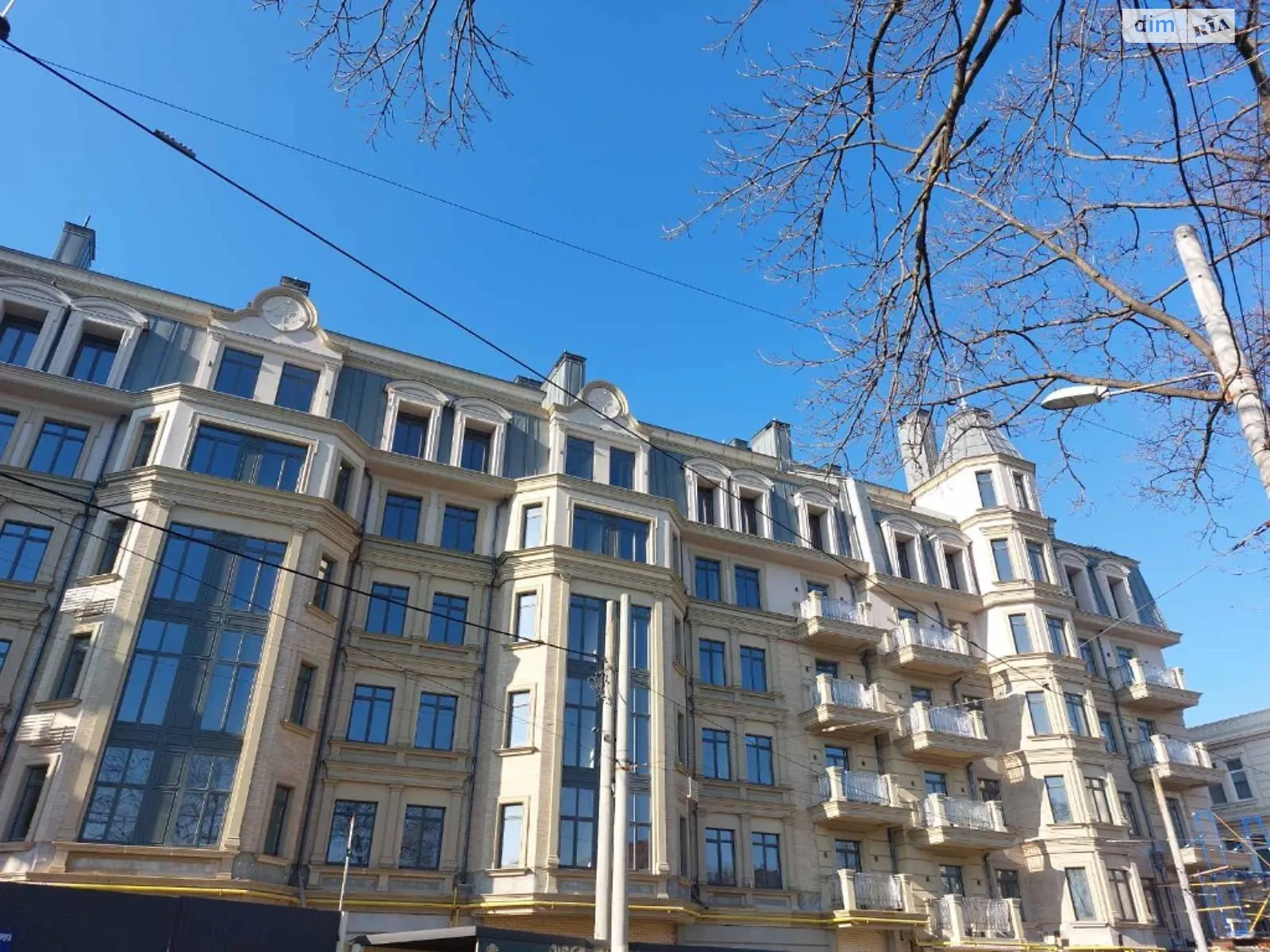 Продается 3-комнатная квартира 97.6 кв. м в Одессе - фото 1