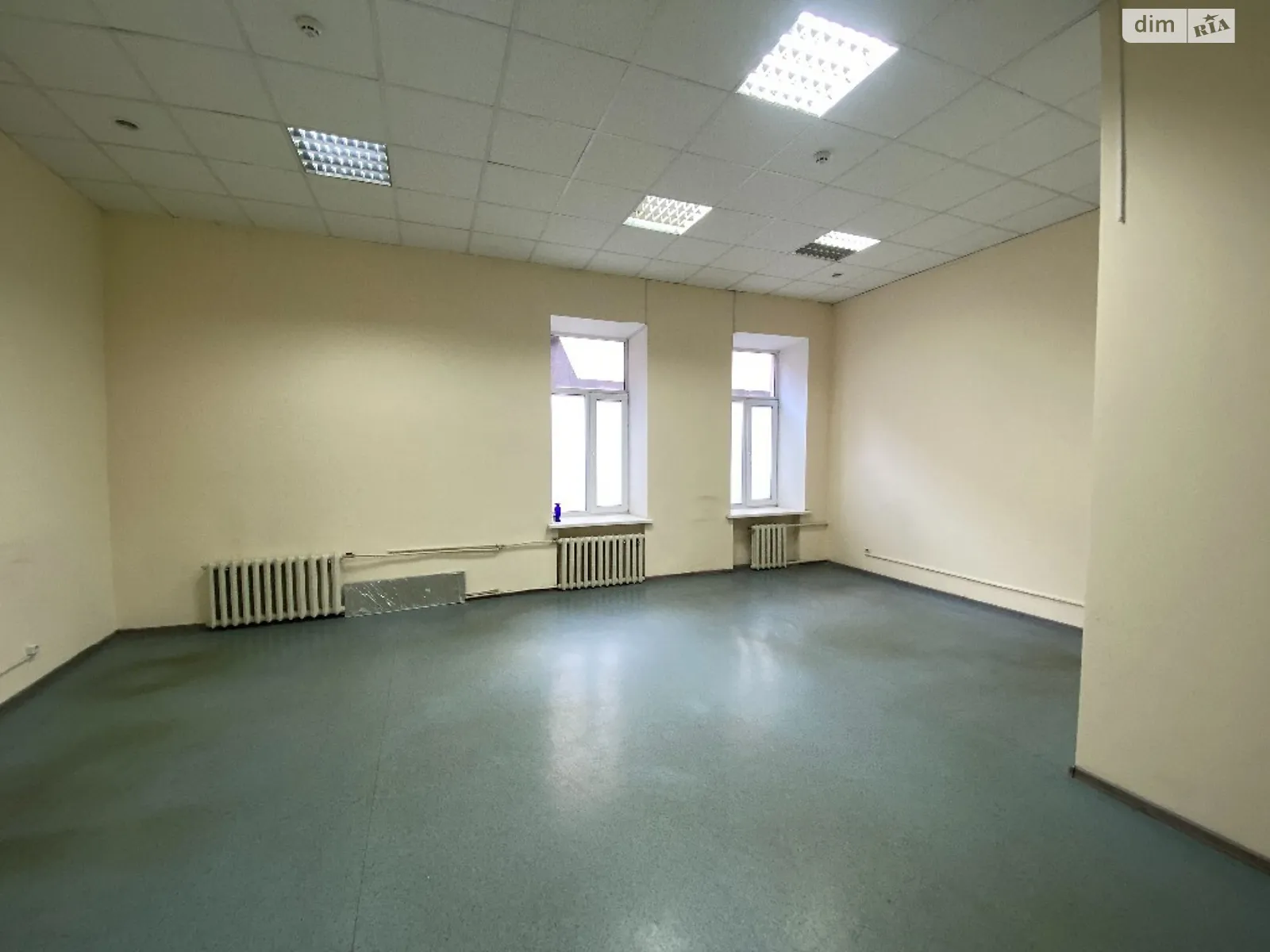 Сдается в аренду офис 39 кв. м в бизнес-центре, цена: 10530 грн - фото 1