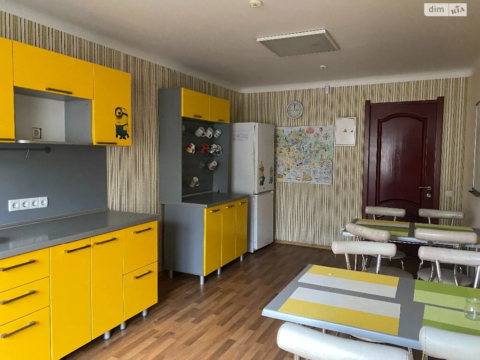 Продается офис 200 кв. м в бизнес-центре, цена: 35000 $ - фото 1