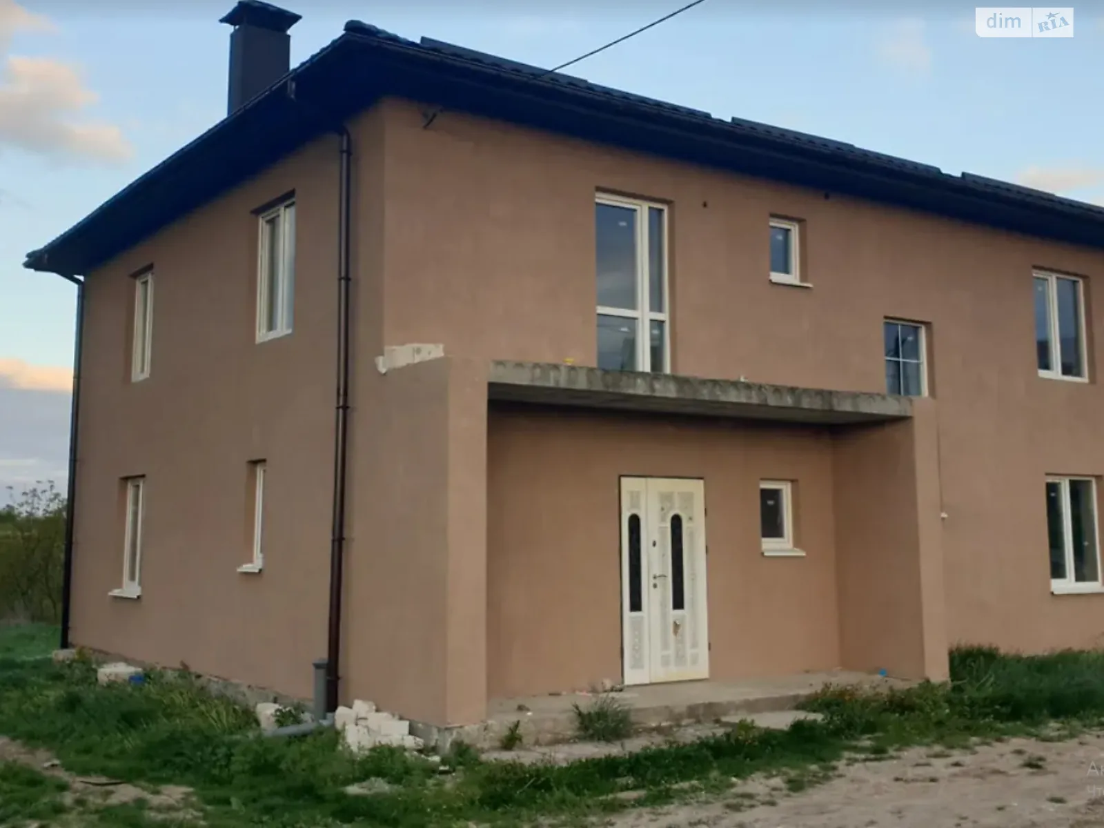 Продается дом на 2 этажа 250 кв. м с баней/сауной, цена: 125000 $ - фото 1