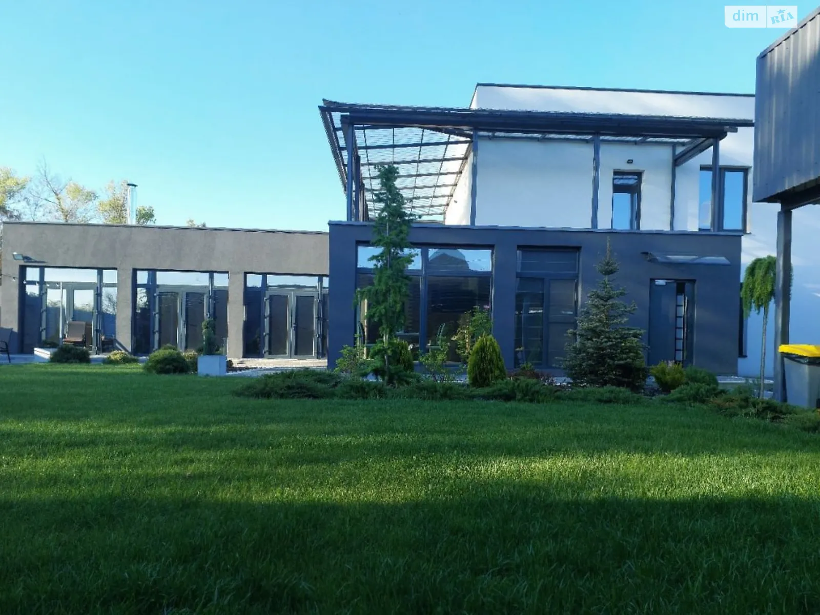 Продается одноэтажный дом 250 кв. м с садом, цена: 430000 $