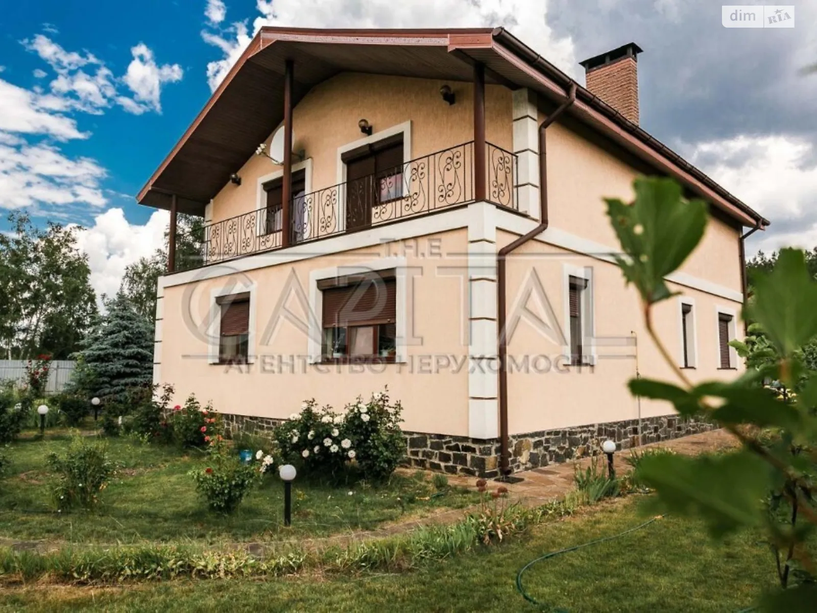 Продается дом на 2 этажа 240 кв. м с камином, цена: 280000 $ - фото 1