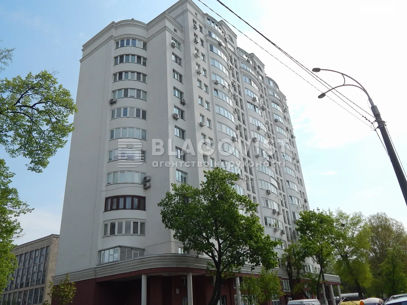 Продается 3-комнатная квартира 104.2 кв. м в Киеве, ул. Освиты, 3А