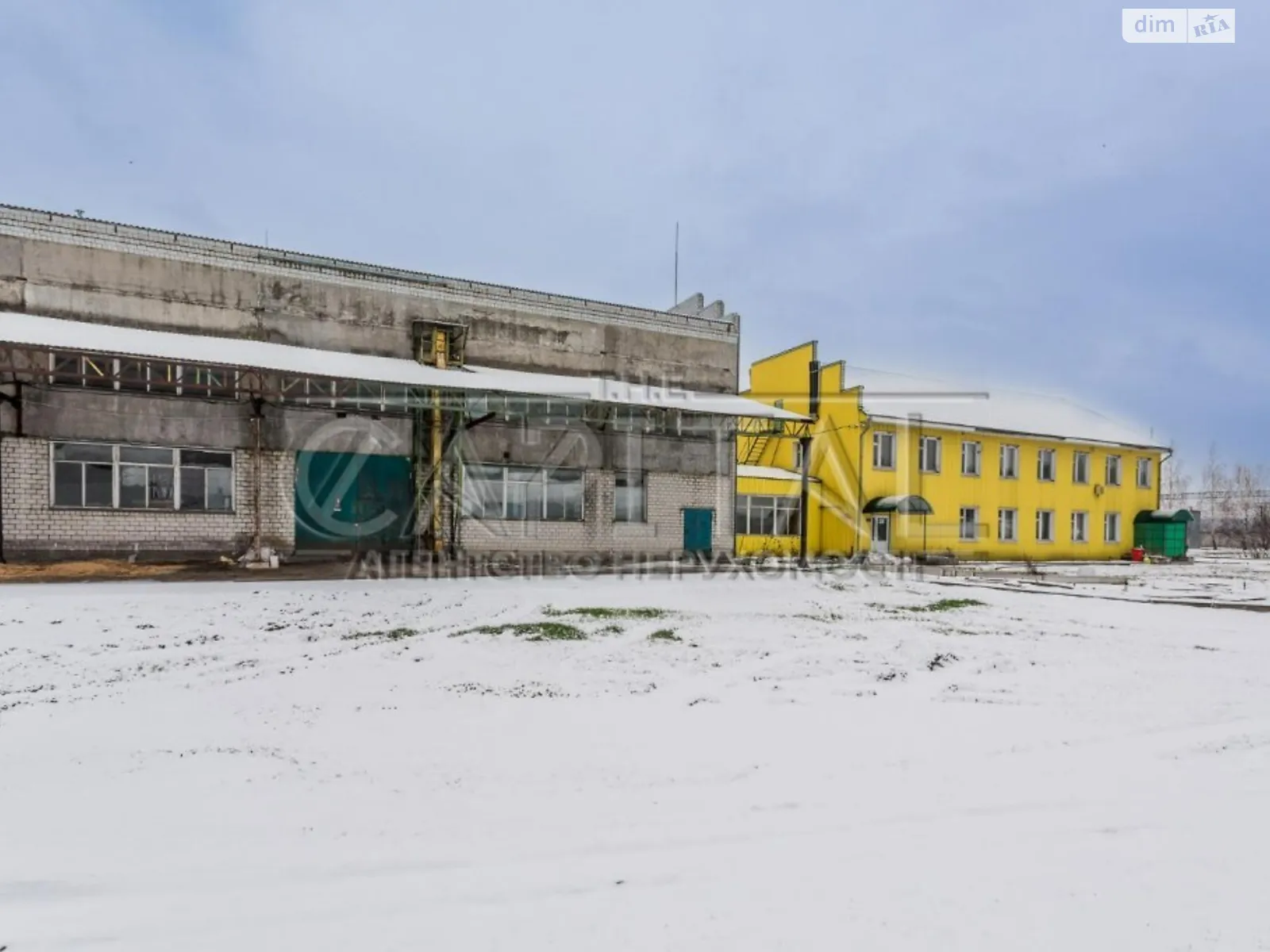 Сдается в аренду помещения свободного назначения 1900 кв. м в 1-этажном здании, цена: 7000 $